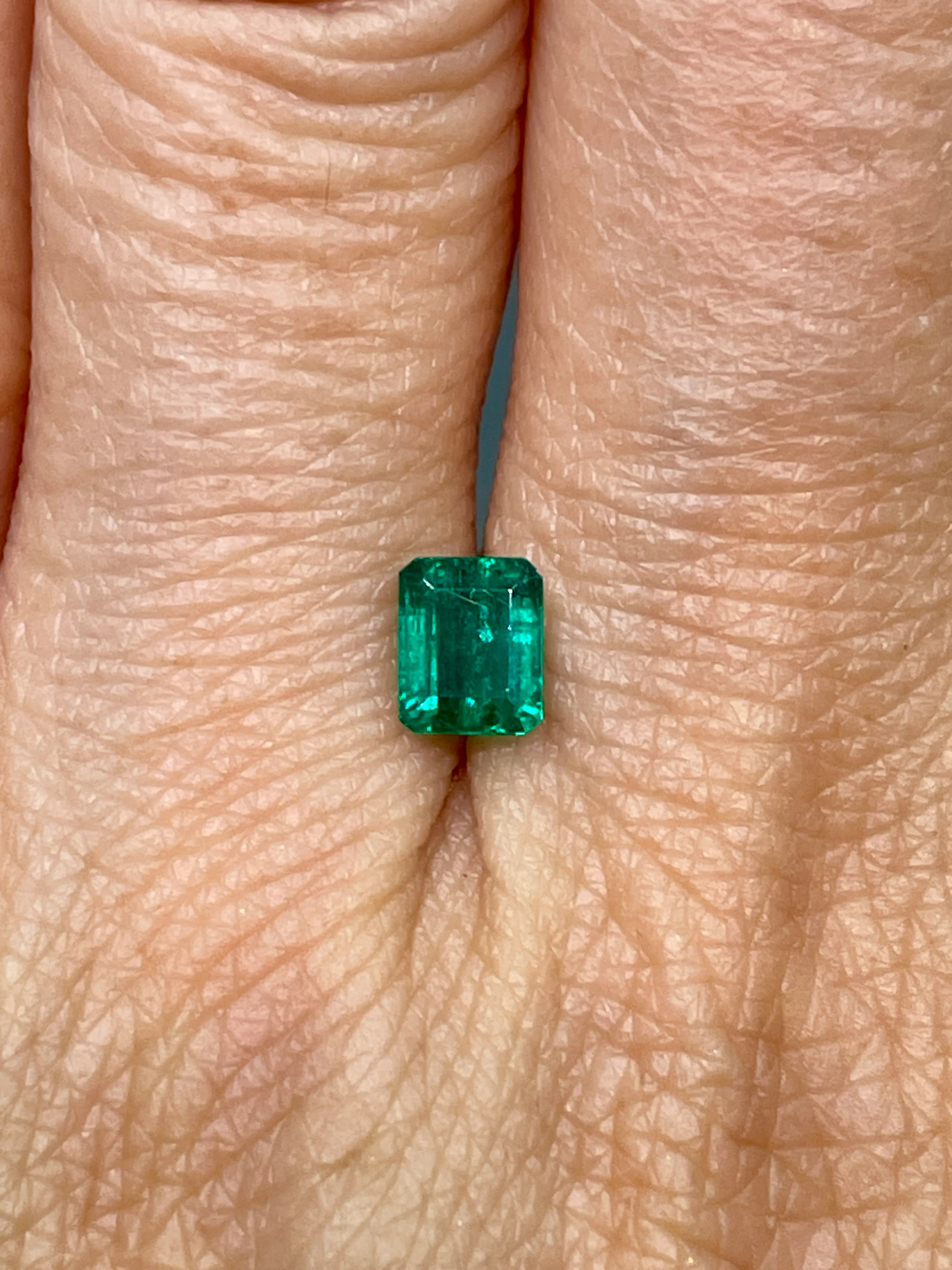 0.67 Carat Colombian Emerald - Image 2