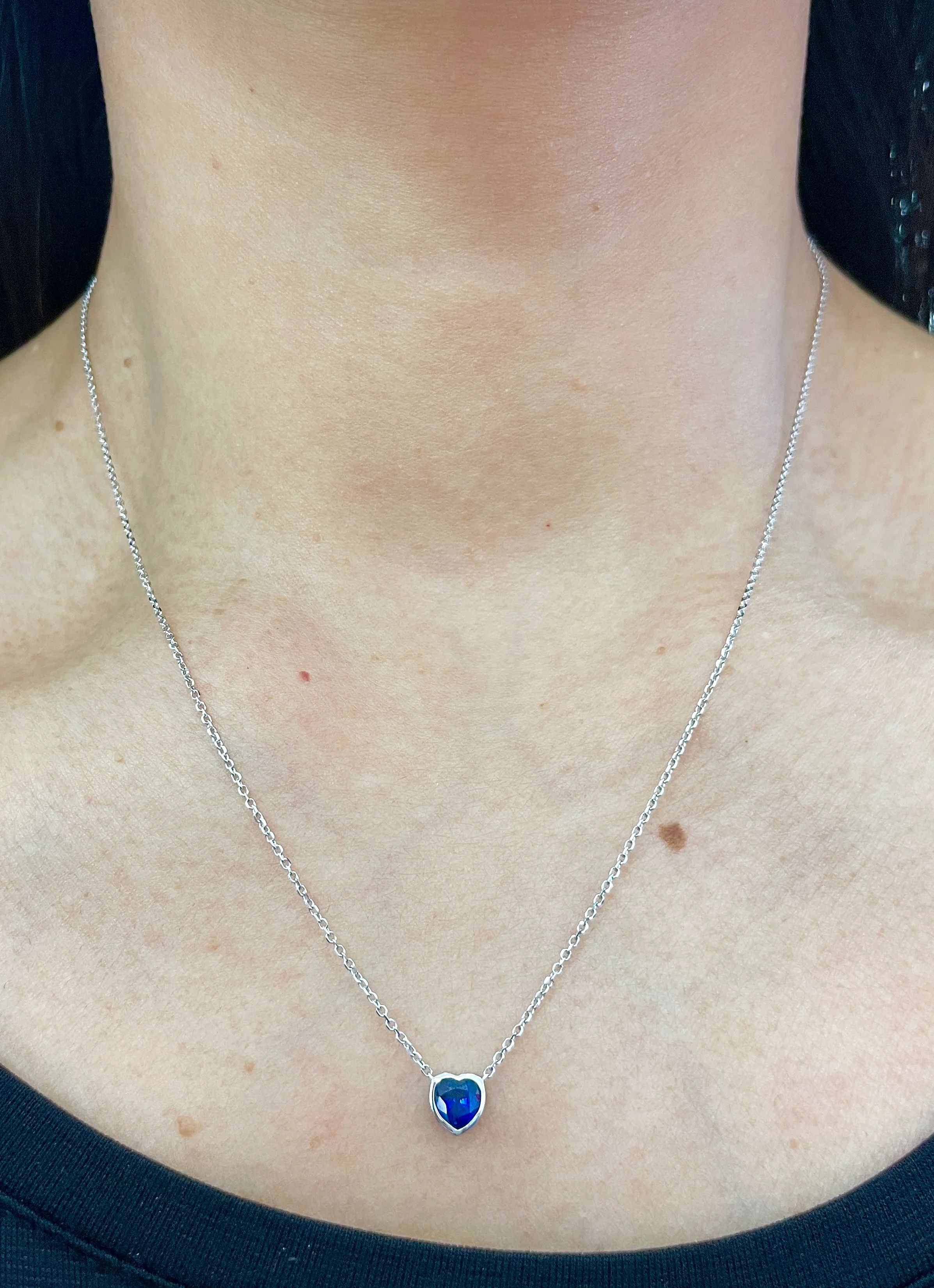 0.67 Carat Sapphire Pendant - Image 2