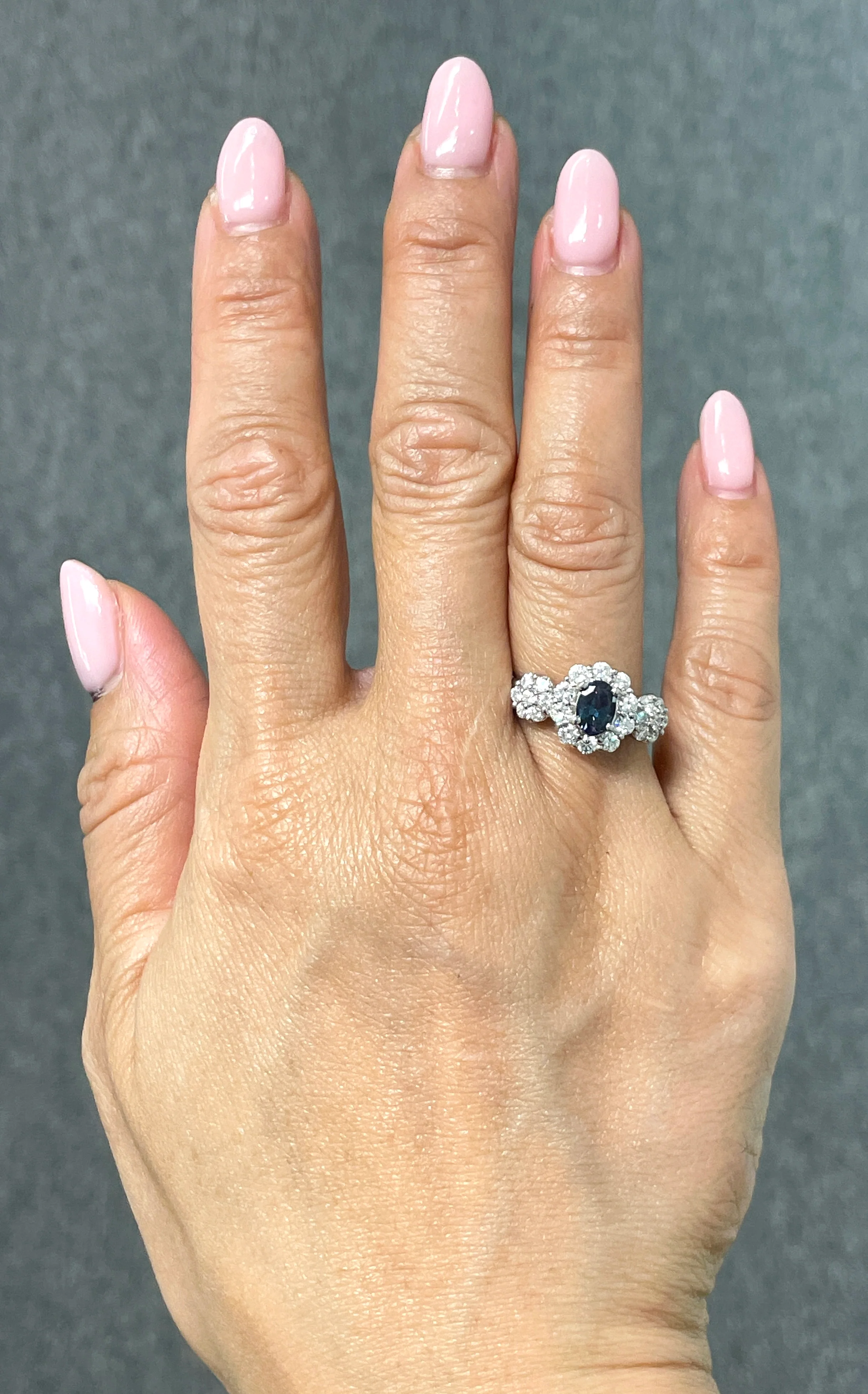 0.76 Carat Alexandrite and Diamond Ring- GIA - Image 3