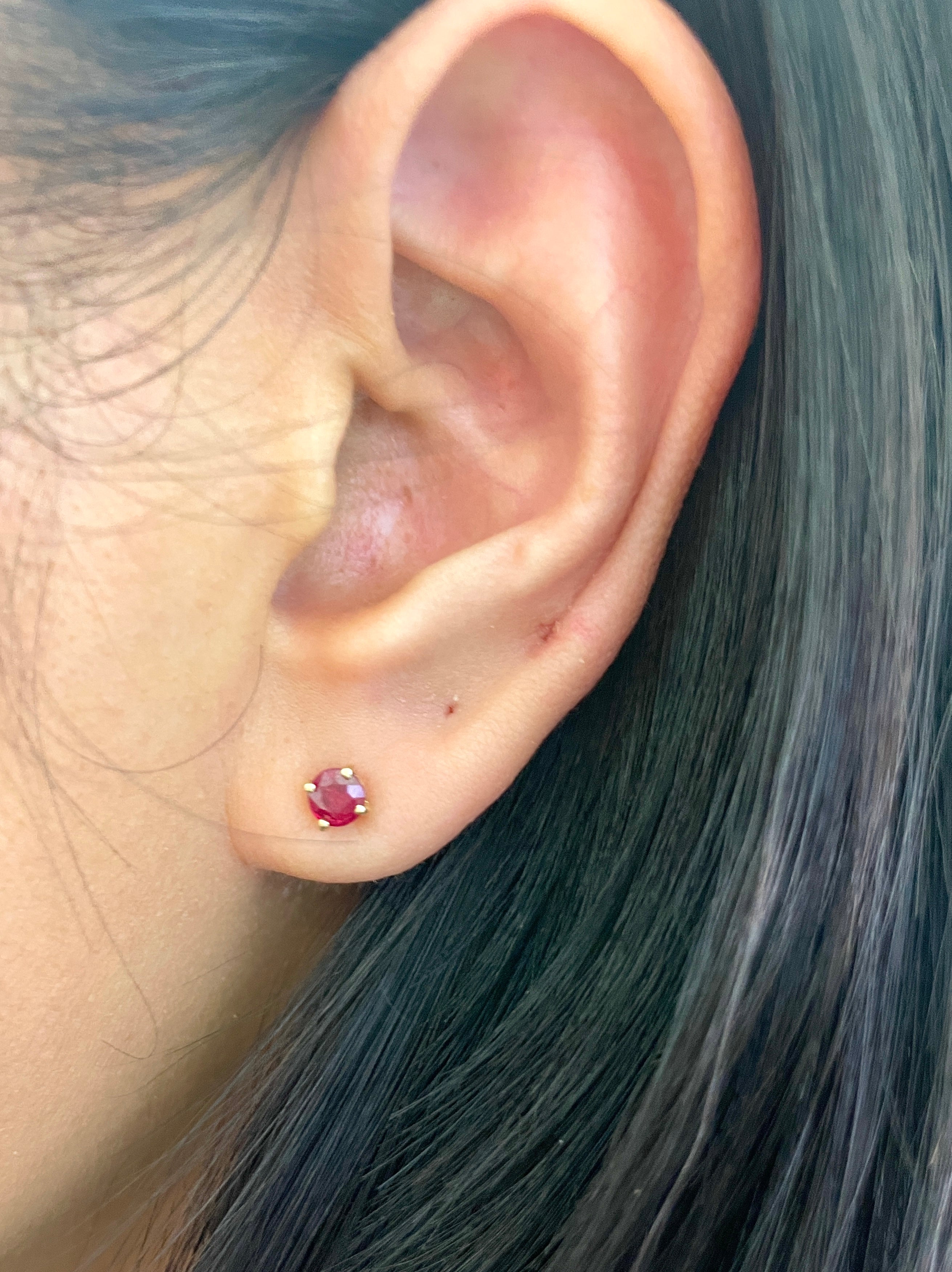 1.00 Carat Ruby Studs - Image 2