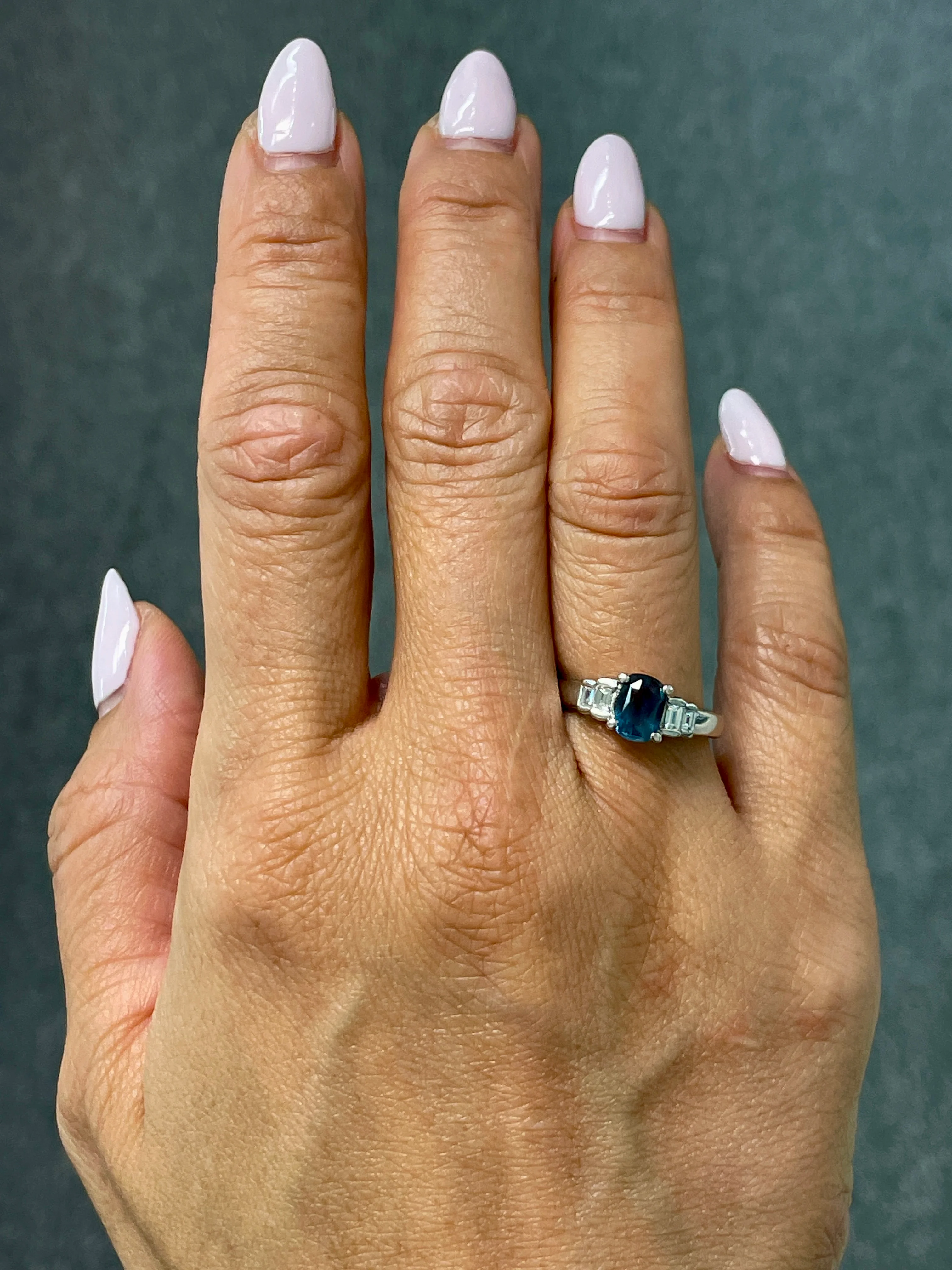 1.02 Carat Alexandrite and Diamond Ring - GIA - Image 2