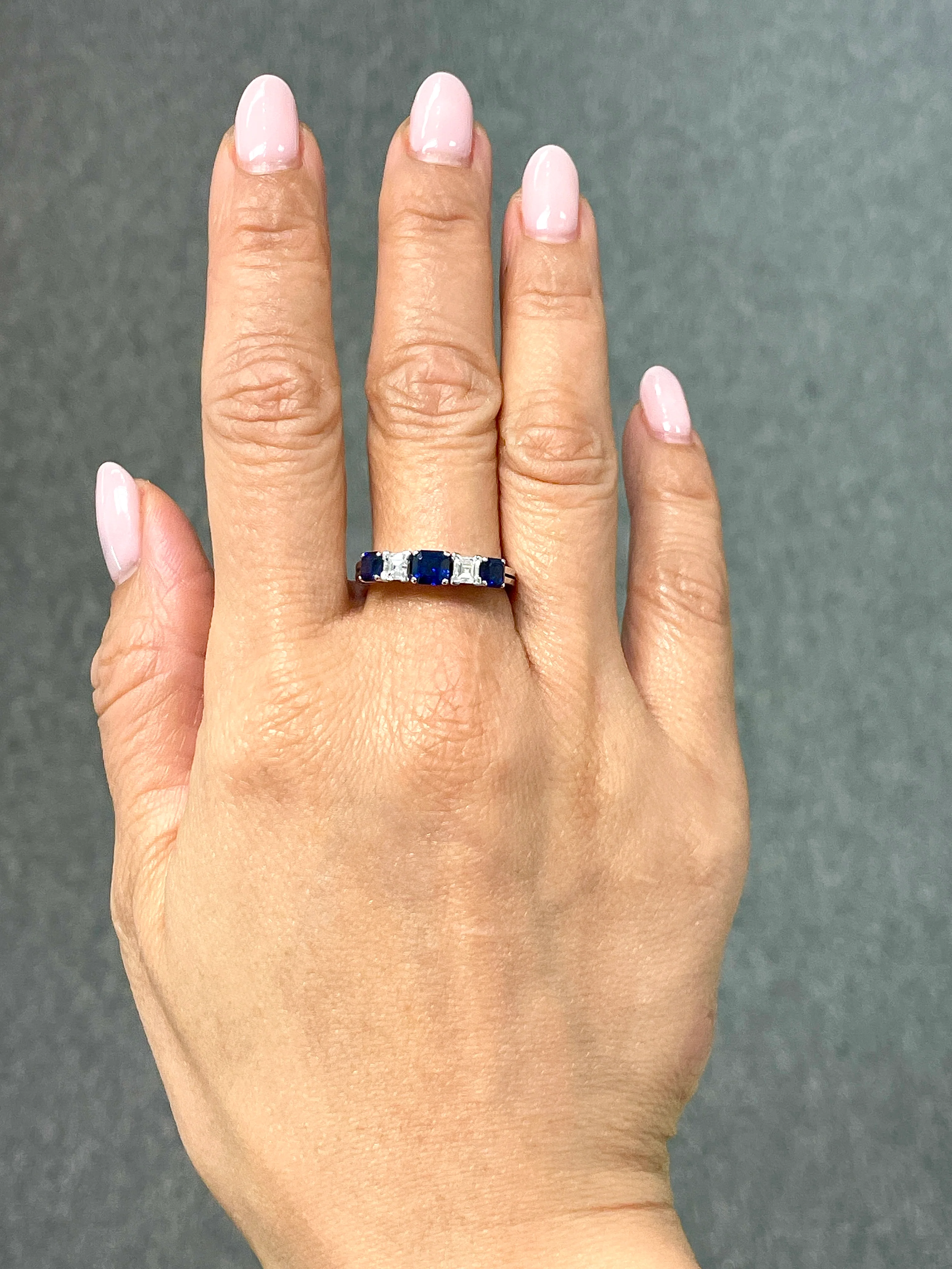 1.06 Carat Sapphire and Diamond Ring - Image 2