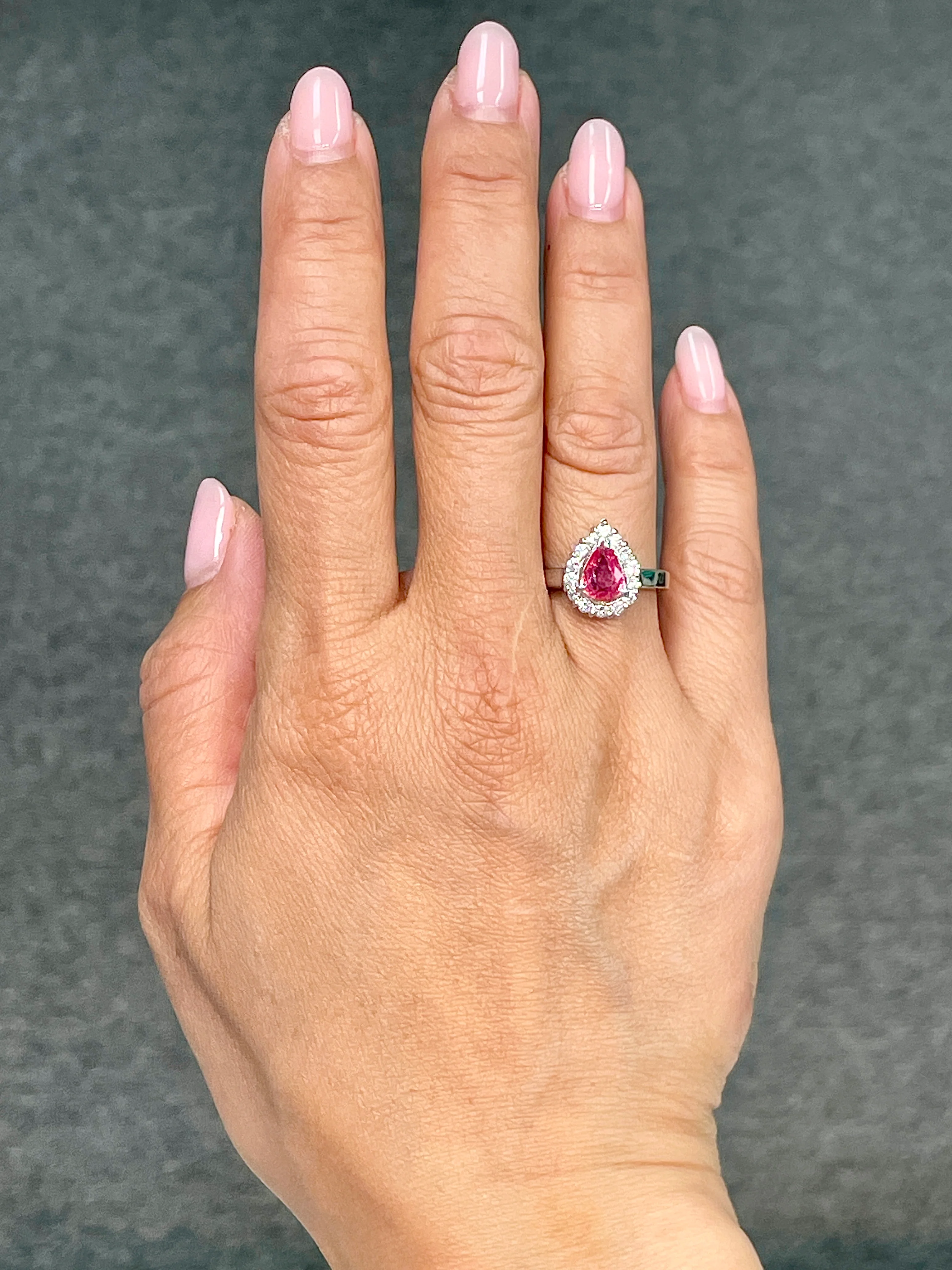 1.07 Carat Padparadscha Sapphire and Diamond Ring - AIGS - Image 6