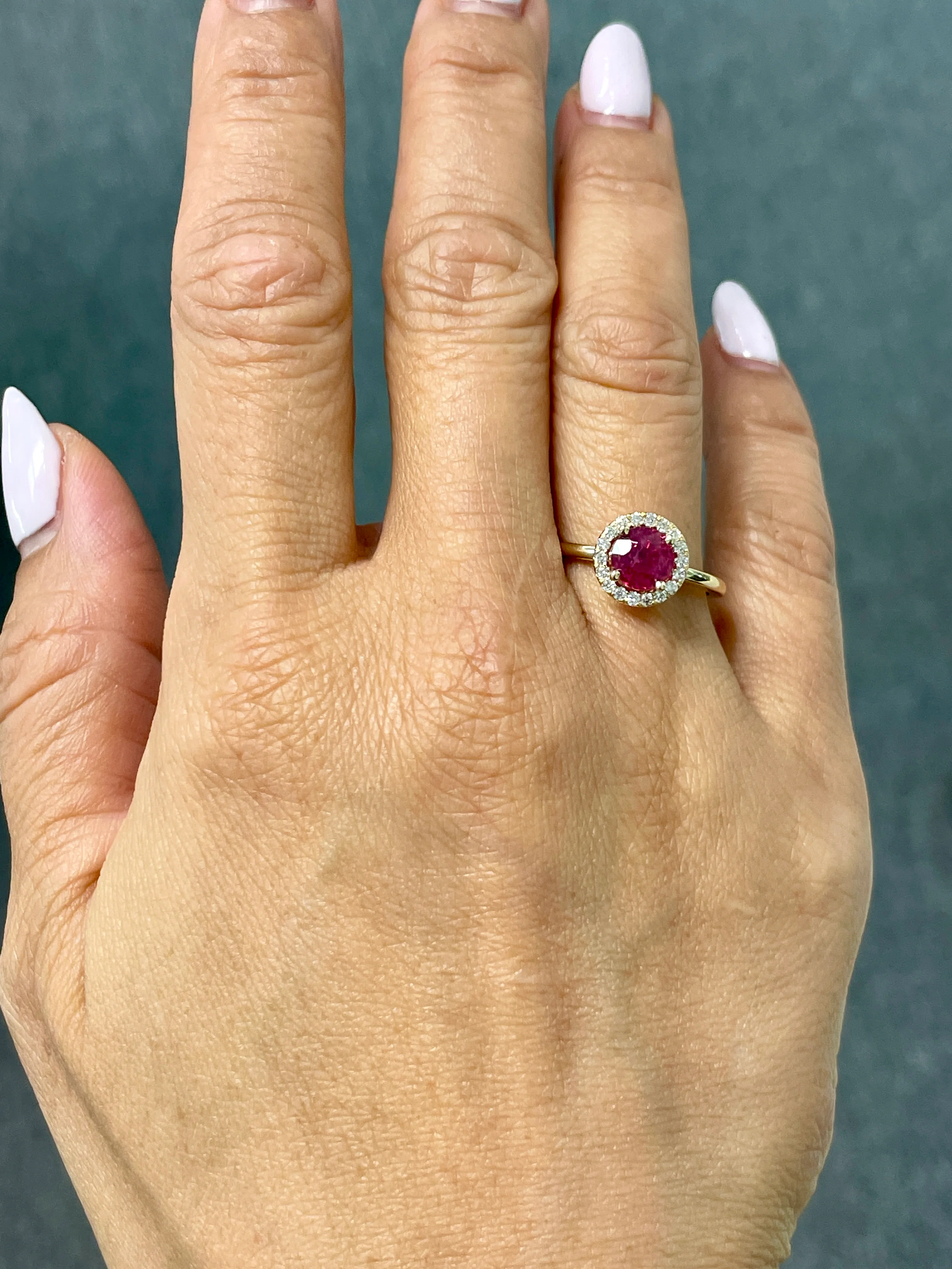 1.16 Carat Ruby and Diamond Ring - Image 2