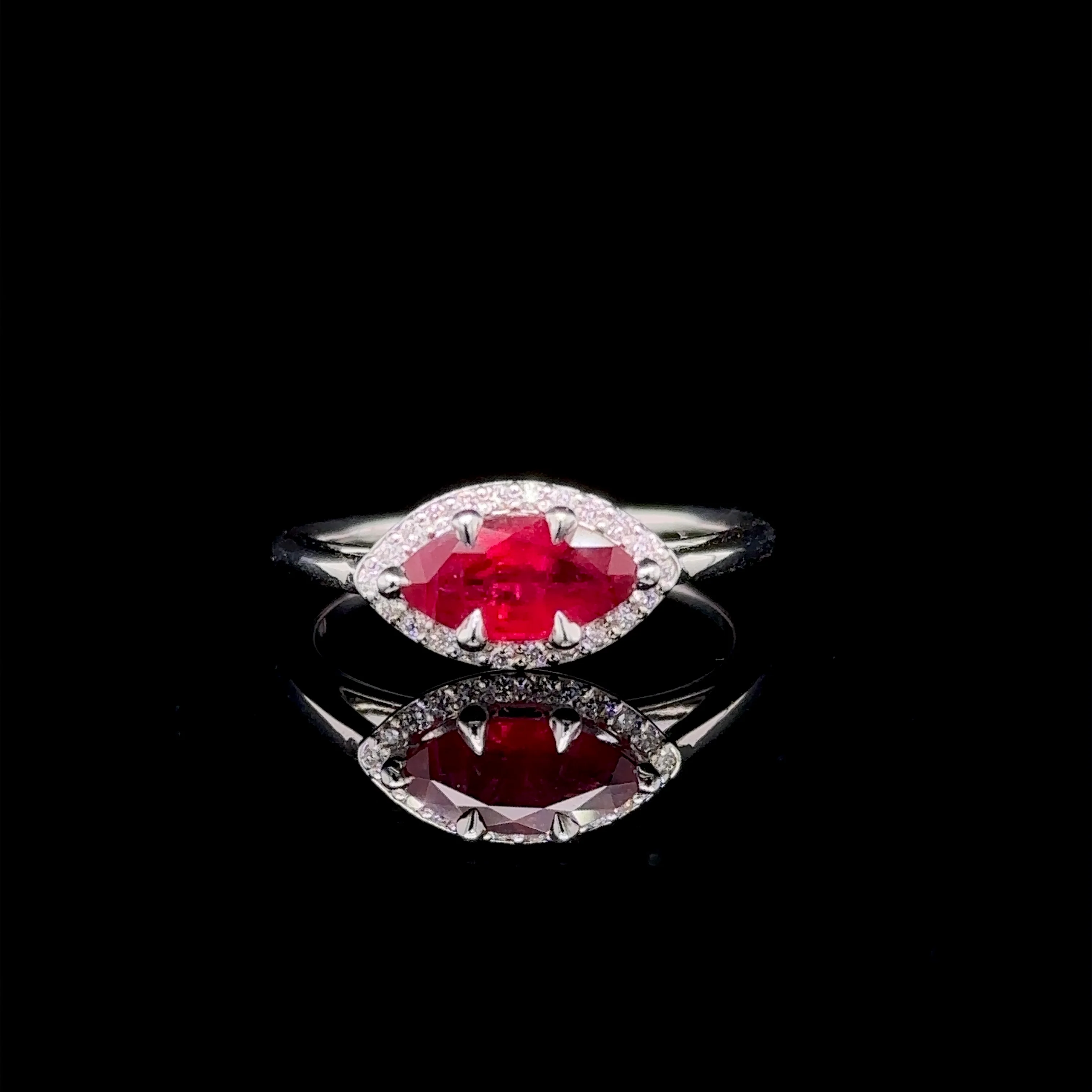 1.06 Carat Ruby and Diamond Ring - Image 3