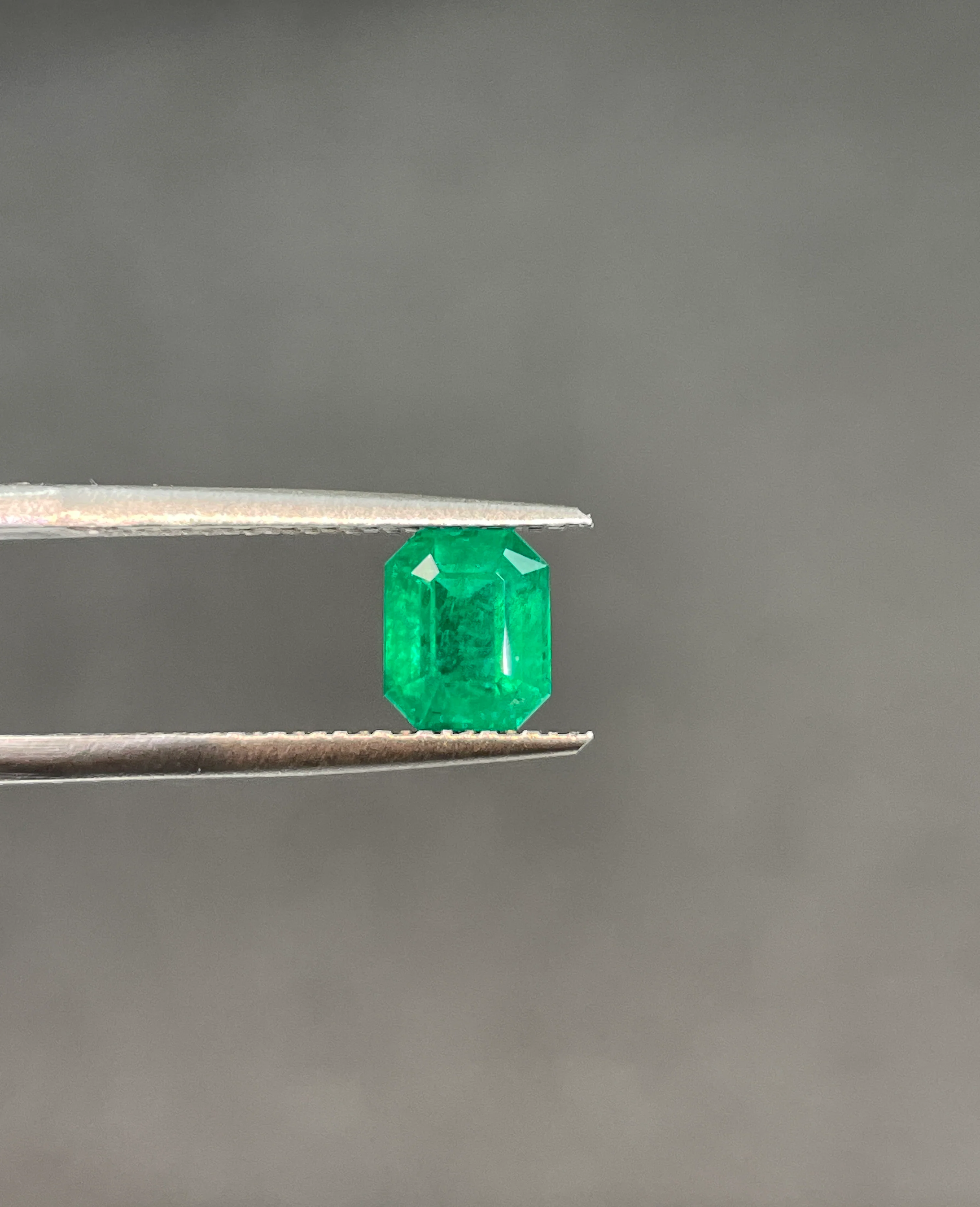 1.35 Carat Colombian Emerald - Image 2