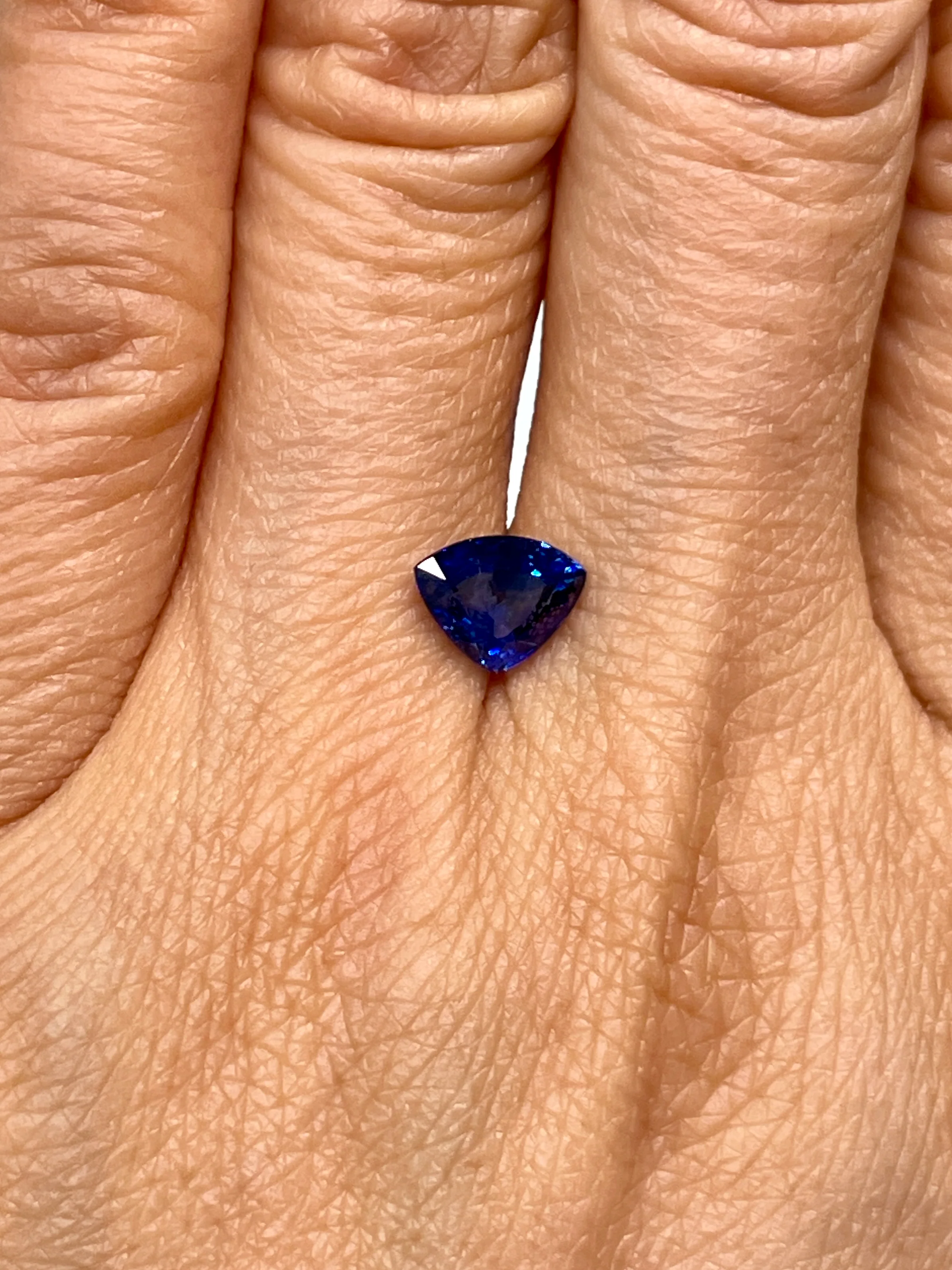 1.55 Carat Blue Sapphire - Image 3