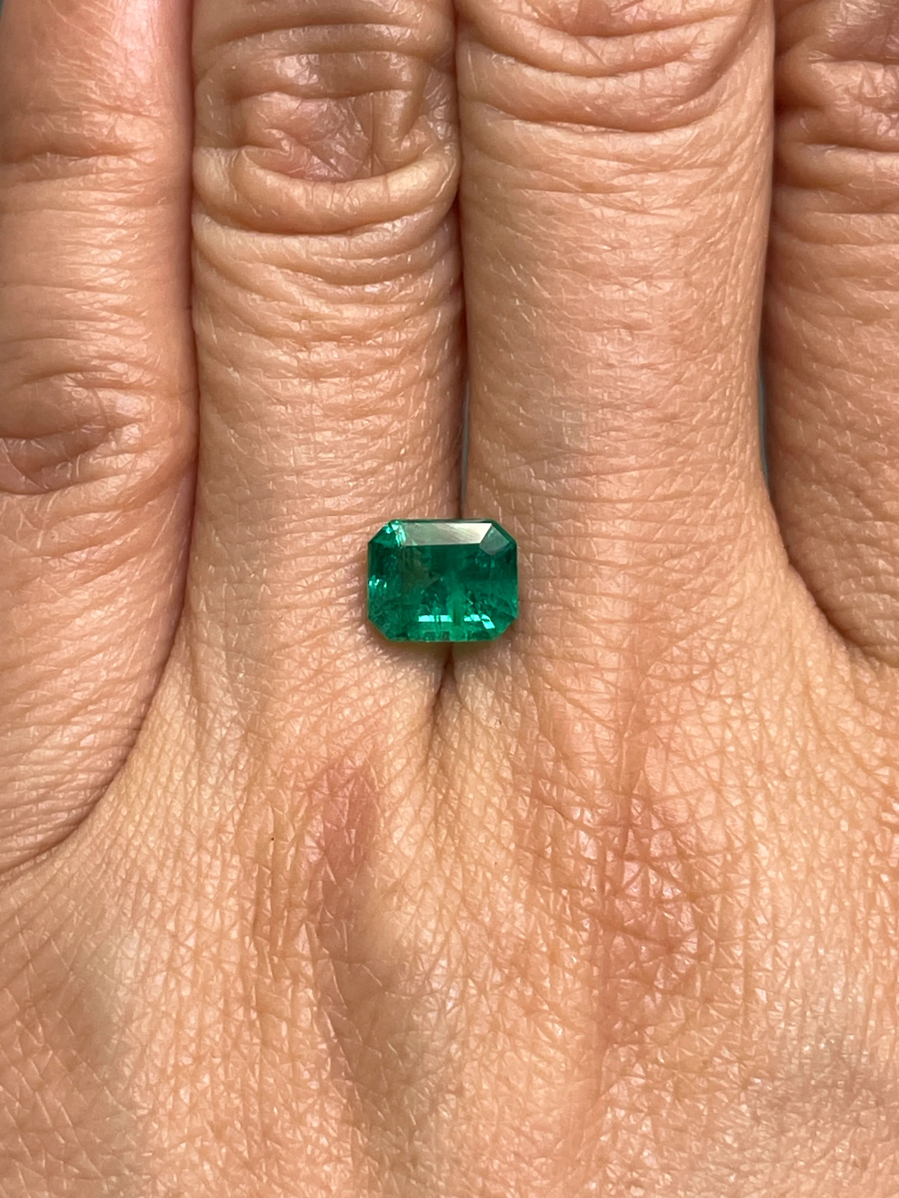 1.80 Carat Emerald - Image 3