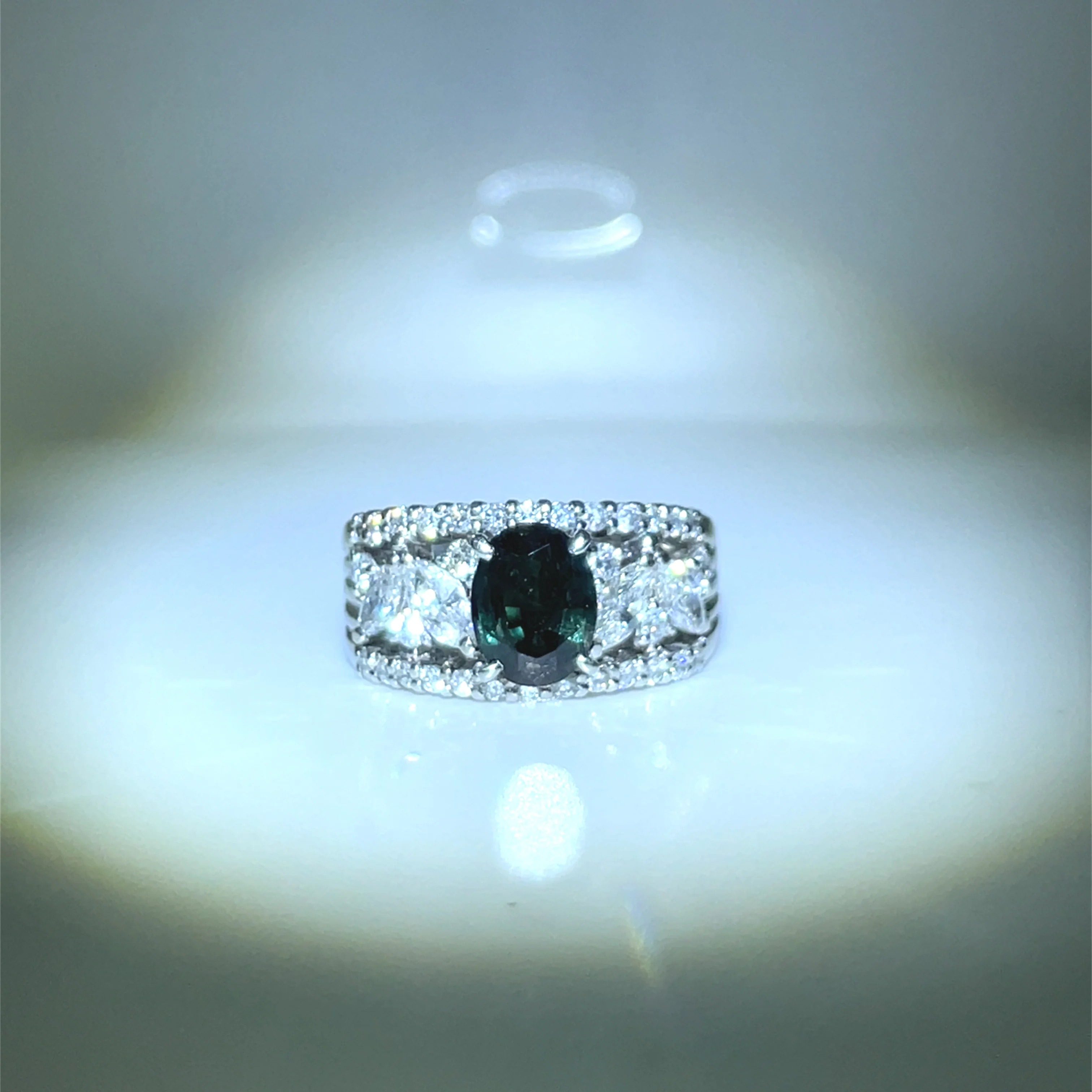 1.82 Carat Alexandrite and Diamond Ring - GIA - Image 6