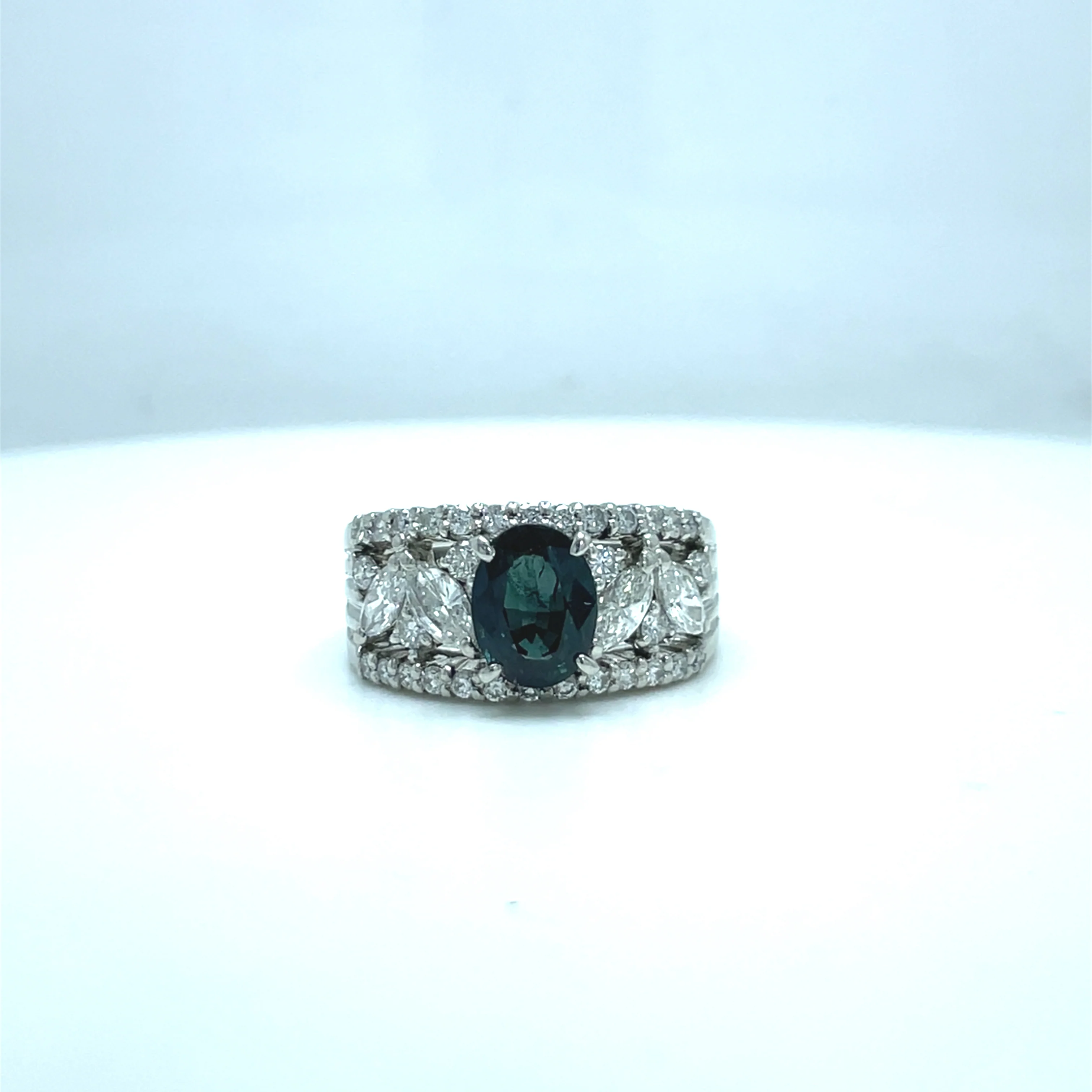 1.82 Carat Alexandrite and Diamond Ring - GIA - Image 7