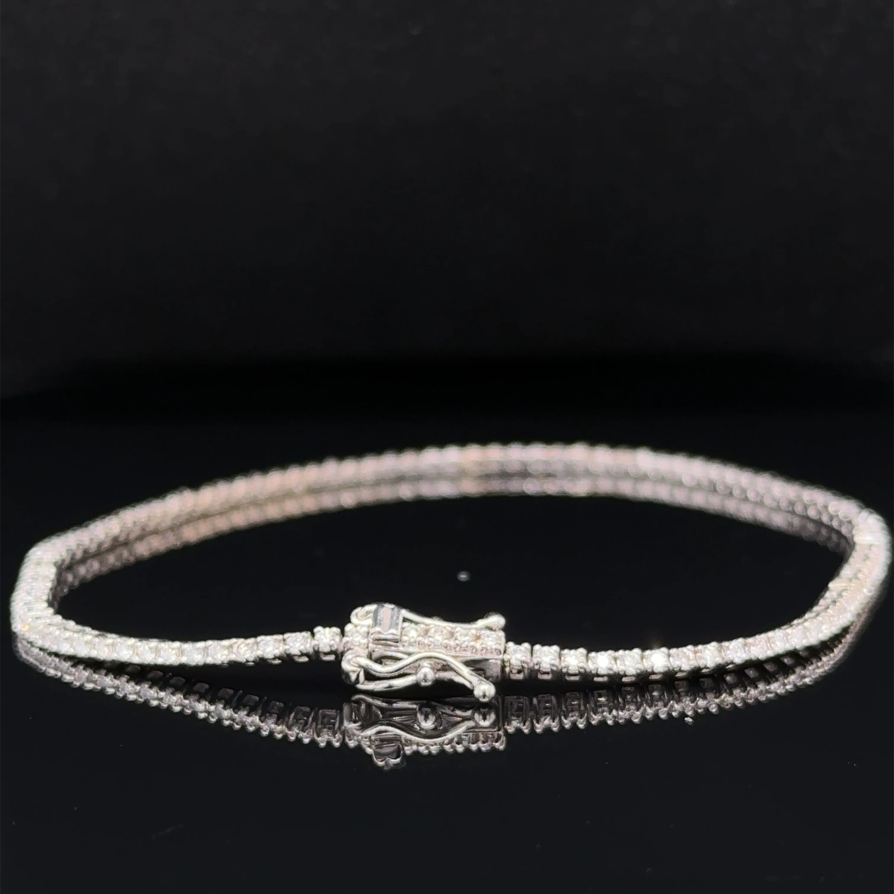 1.00 Carat Diamond Tennis Bracelet - Image 4