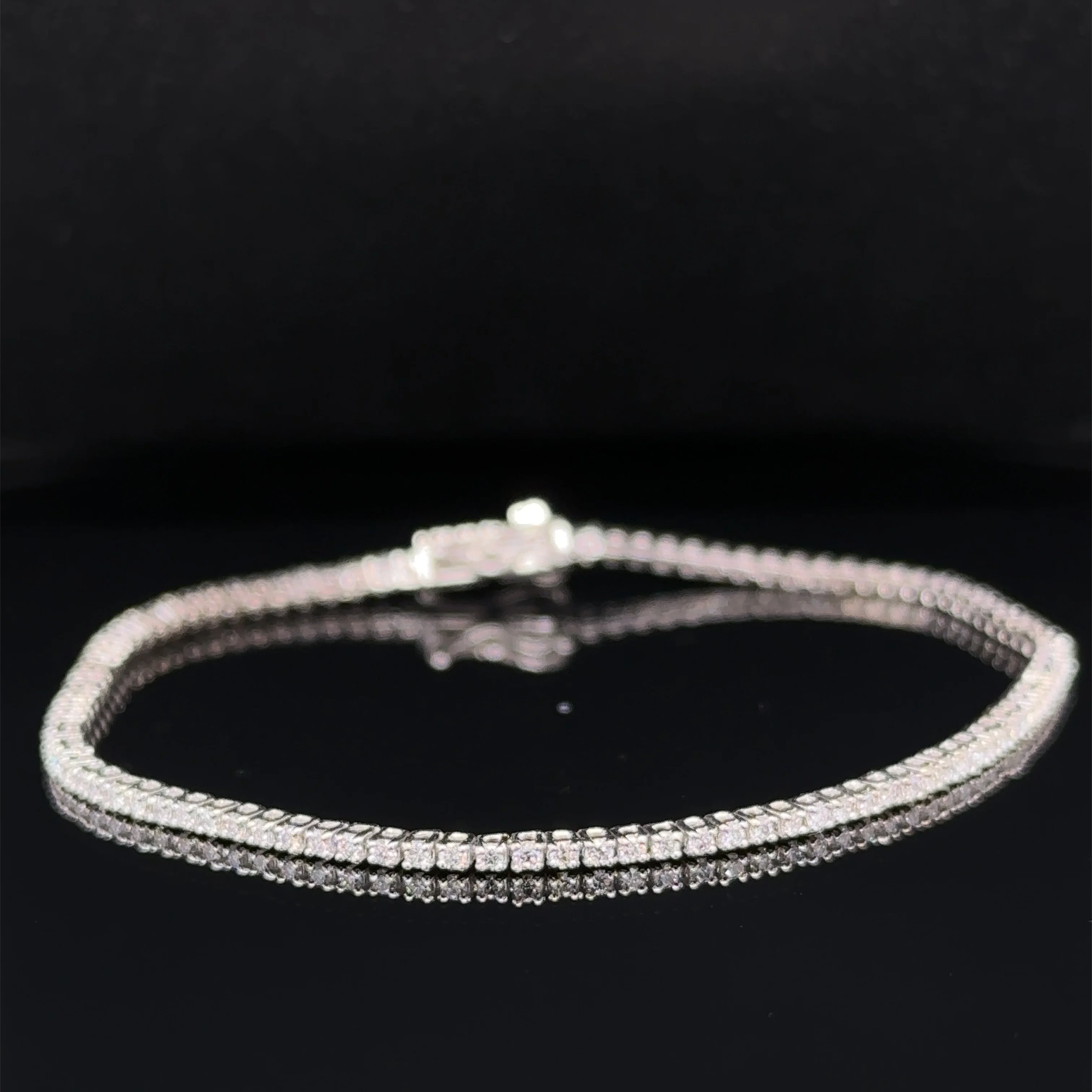 1.00 Carat Diamond Tennis Bracelet - Image 6
