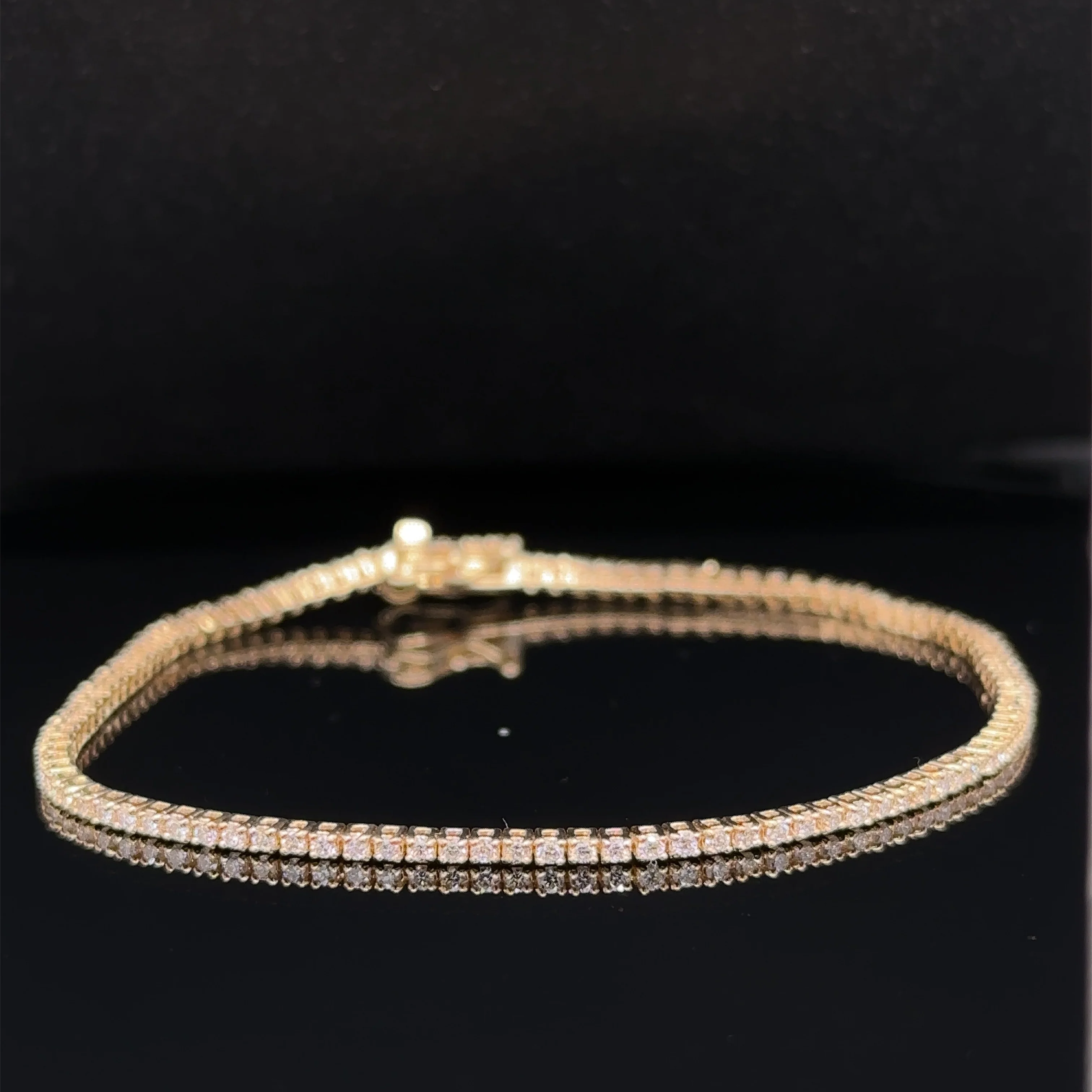 1.00 Carat Diamond Tennis Bracelet - Image 7