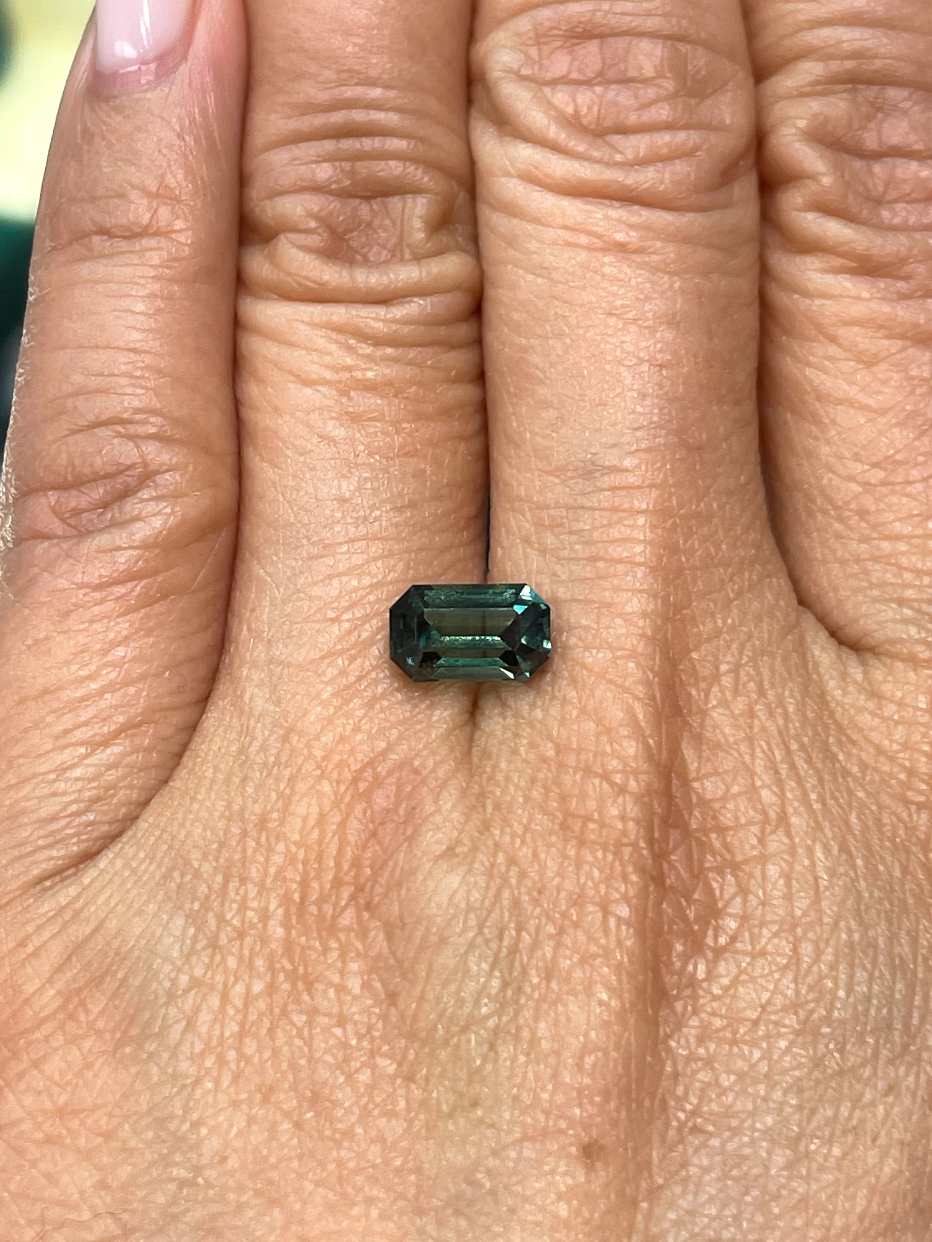 2.62 Carat No Heat Teal/Bi-Color Sapphire - Image 3