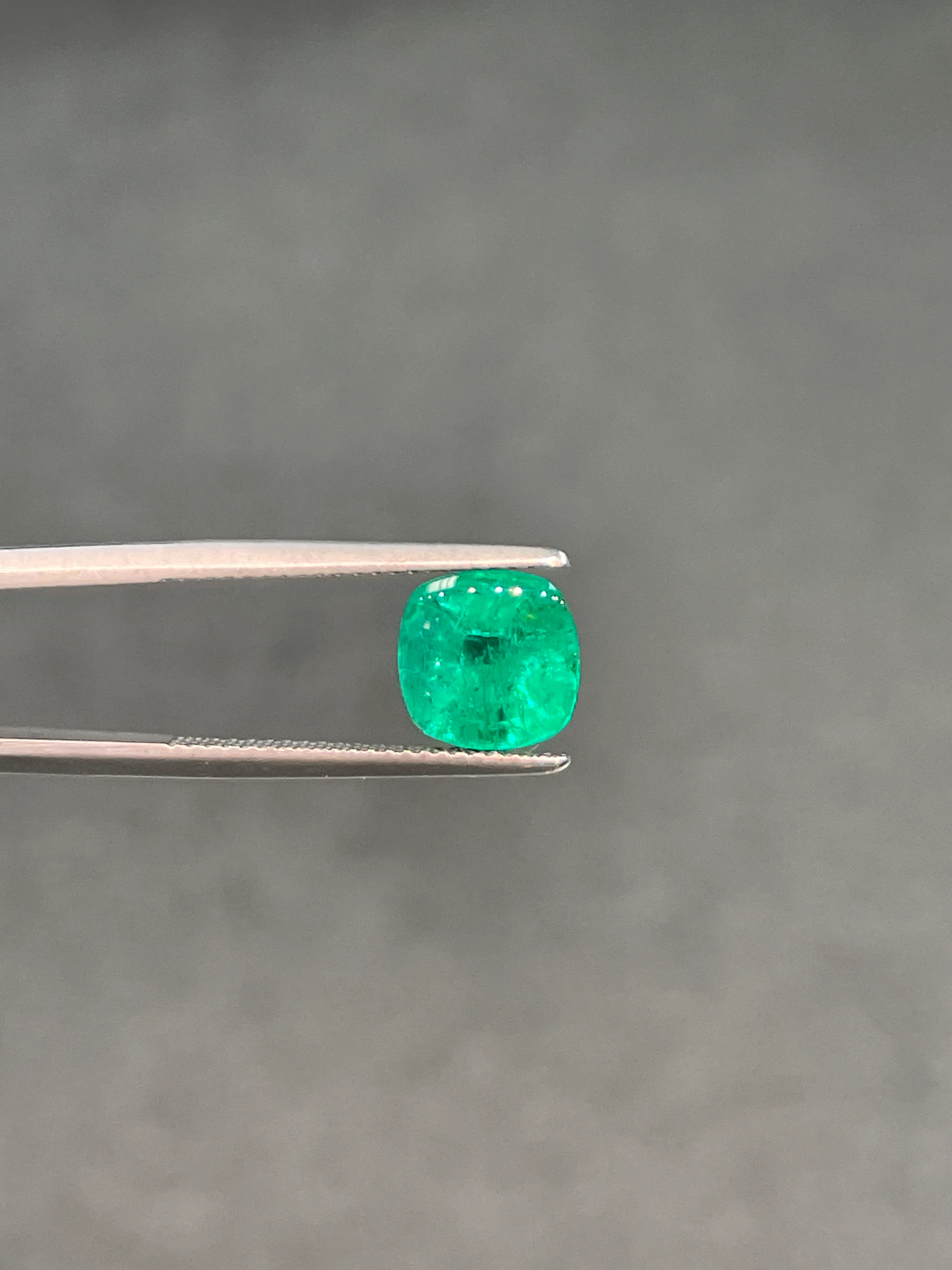 2.77 Carat Colombian Emerald - Image 3