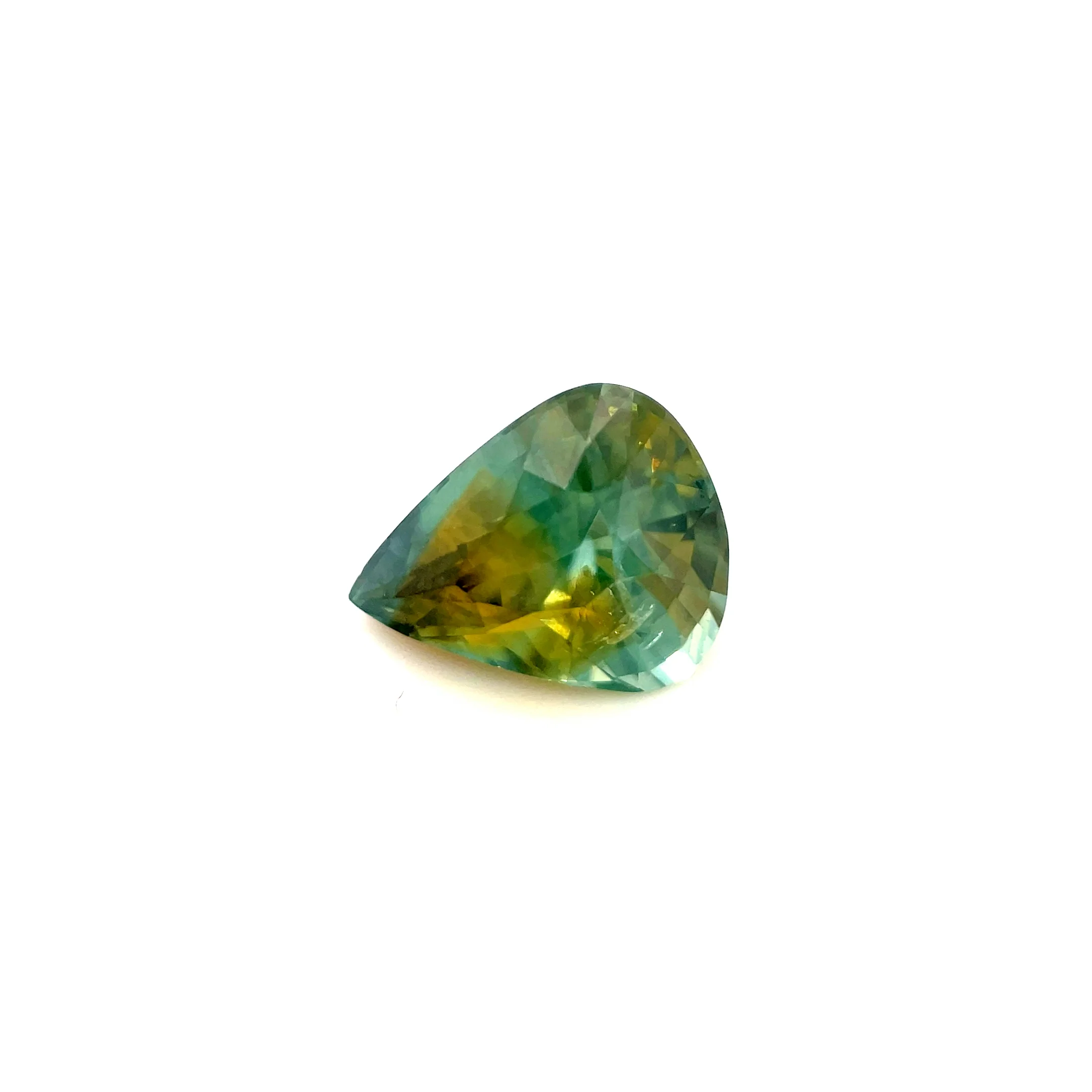 2.82 Carat Teal/Bi-Color Sapphire - Image 2