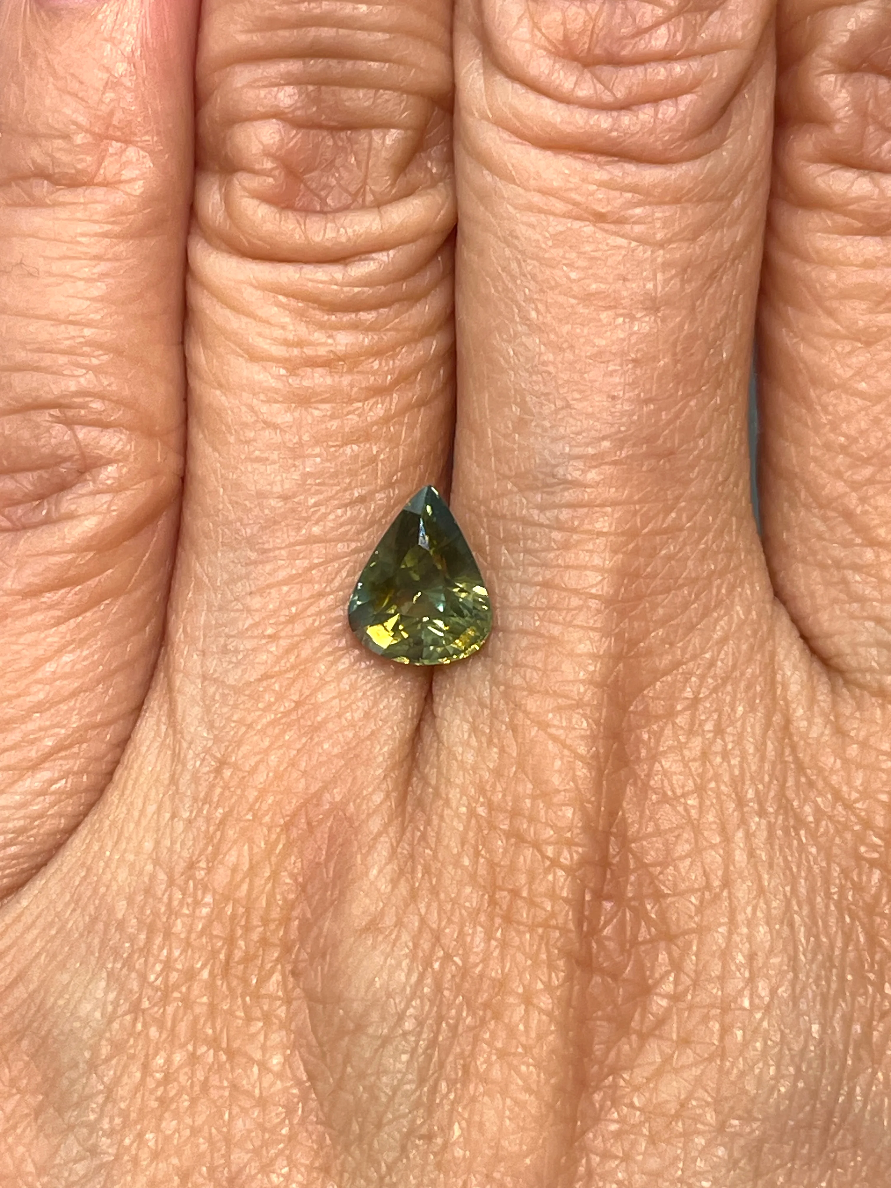 2.82 Carat Teal/Bi-Color Sapphire - Image 3