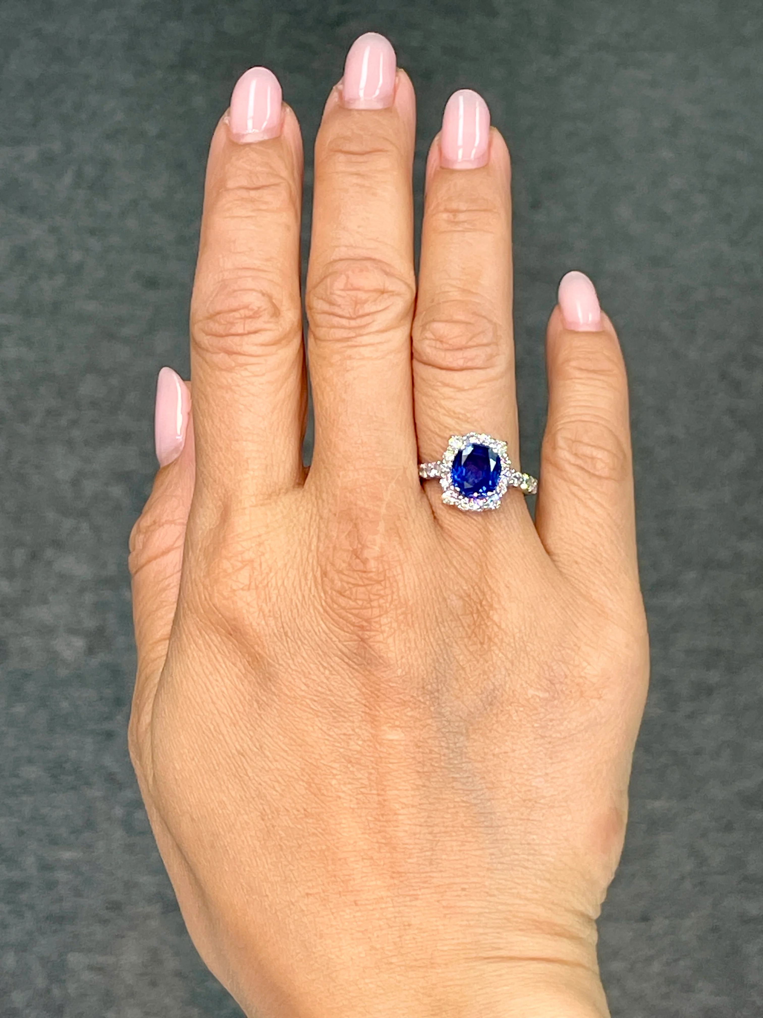 2.97 Carat Sapphire and Diamond Ring - AIGS - Image 5