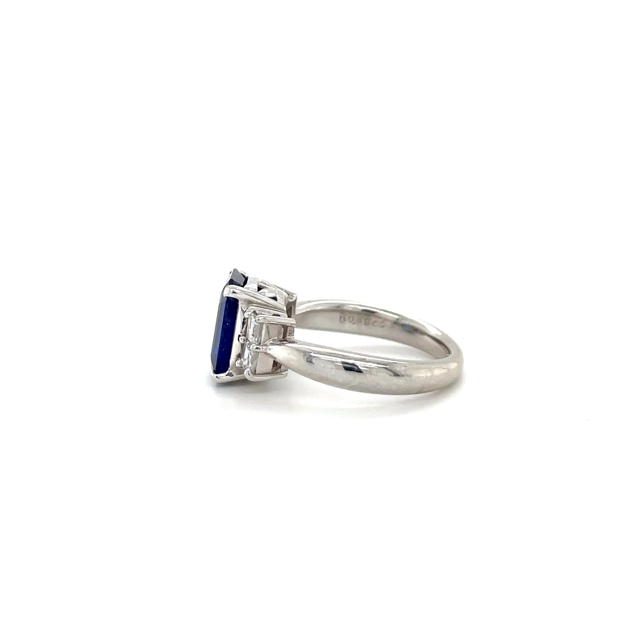 3.02 Carat Sapphire and Diamond Ring - Image 2