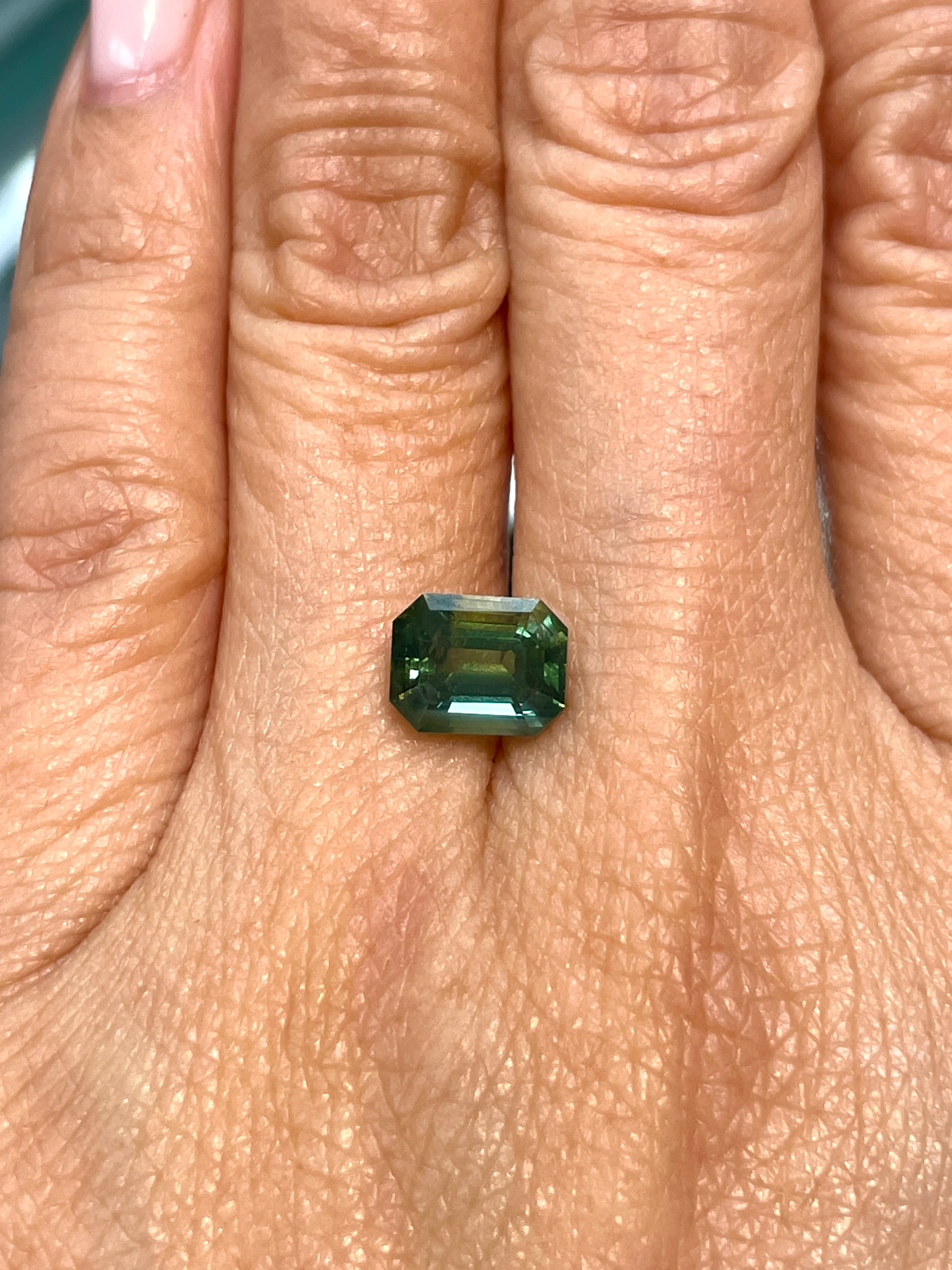 3.13 Carat Teal/Bi-Color Sapphire - Image 3