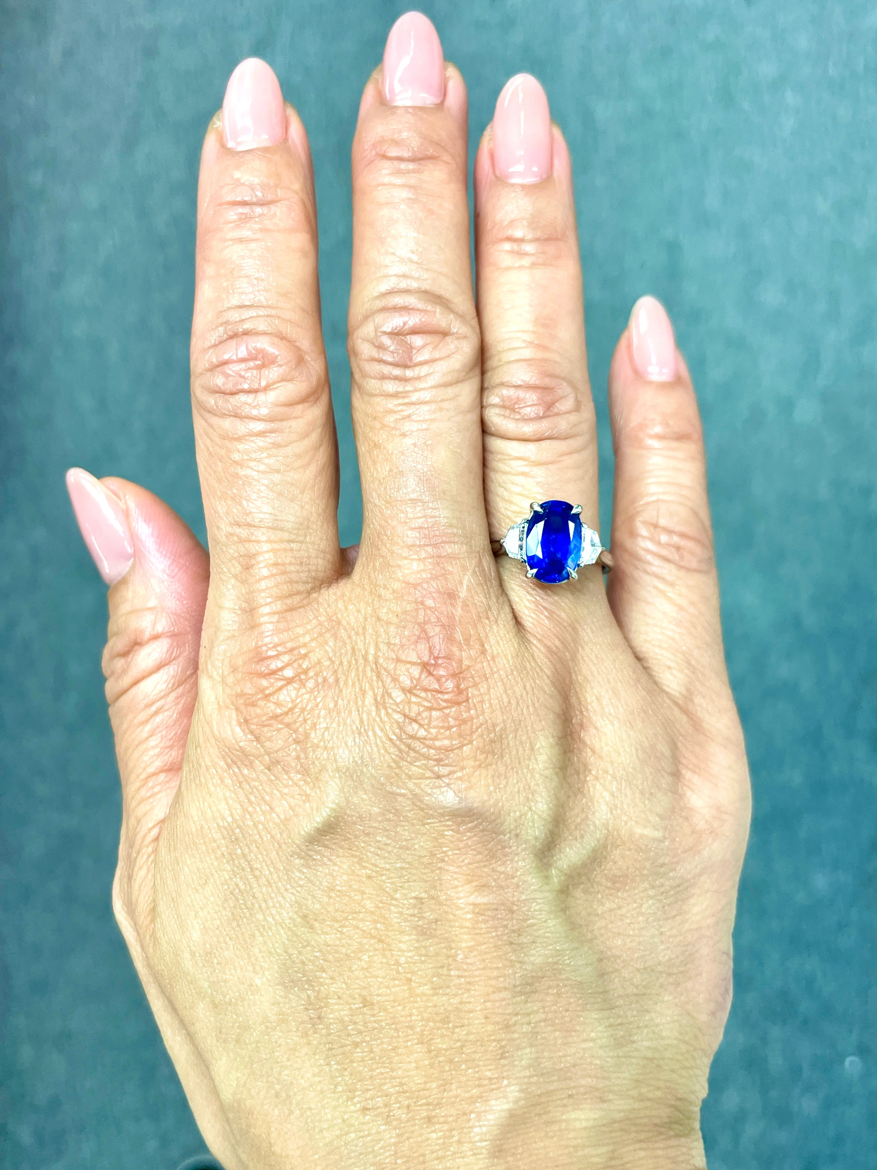 3.50 Carat No Heat Burma Sapphire and Diamond Ring - GIA - Image 2