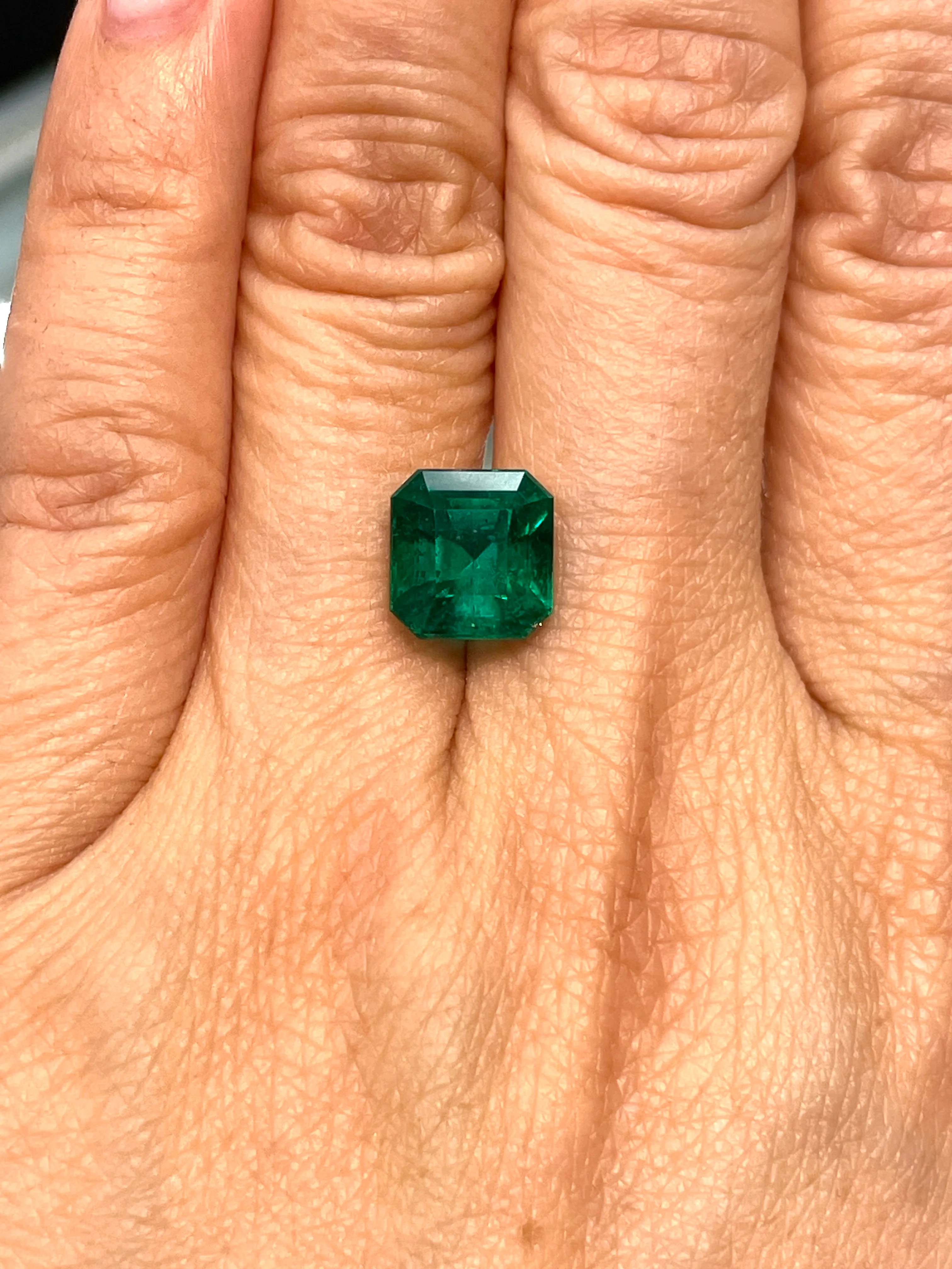 3.90 Carat Brazilian Emerald - GIA - Image 2