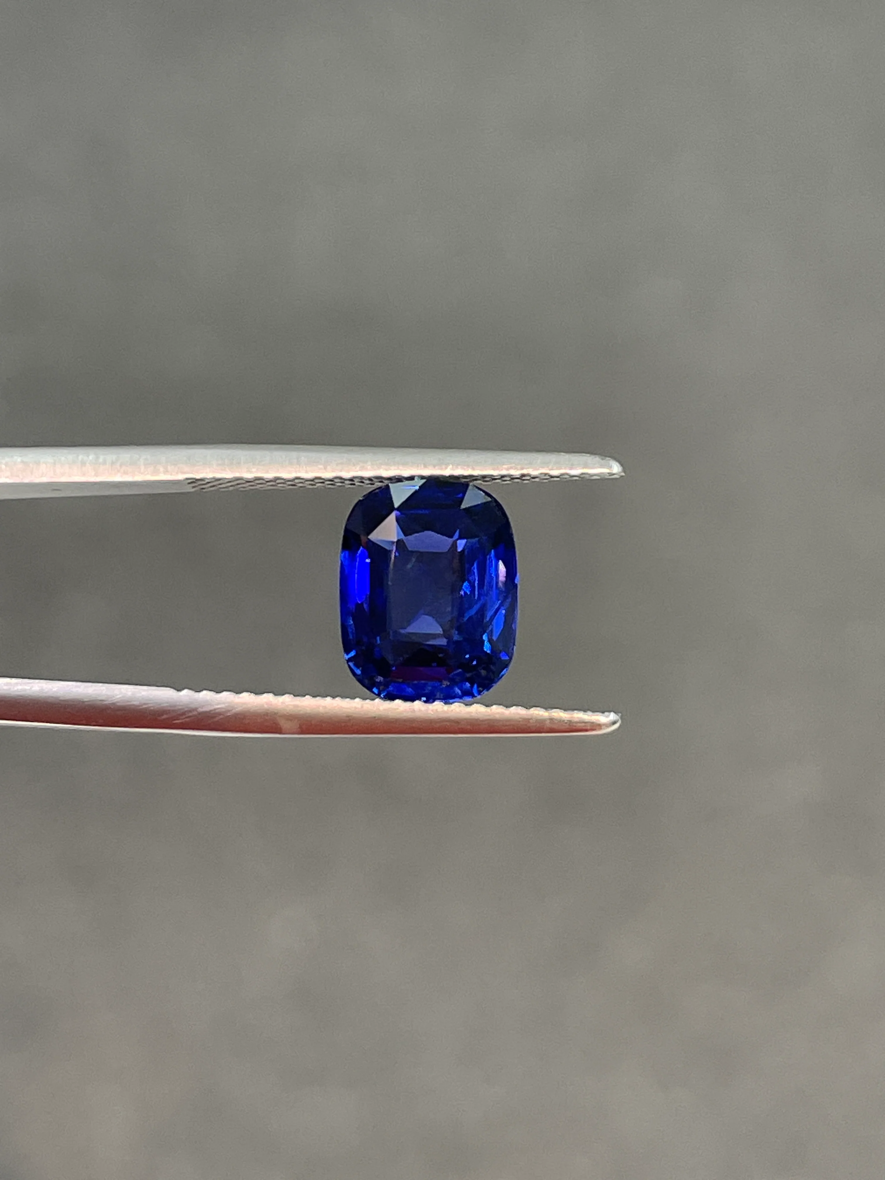 4.02 Carat Blue Sapphire - Image 2