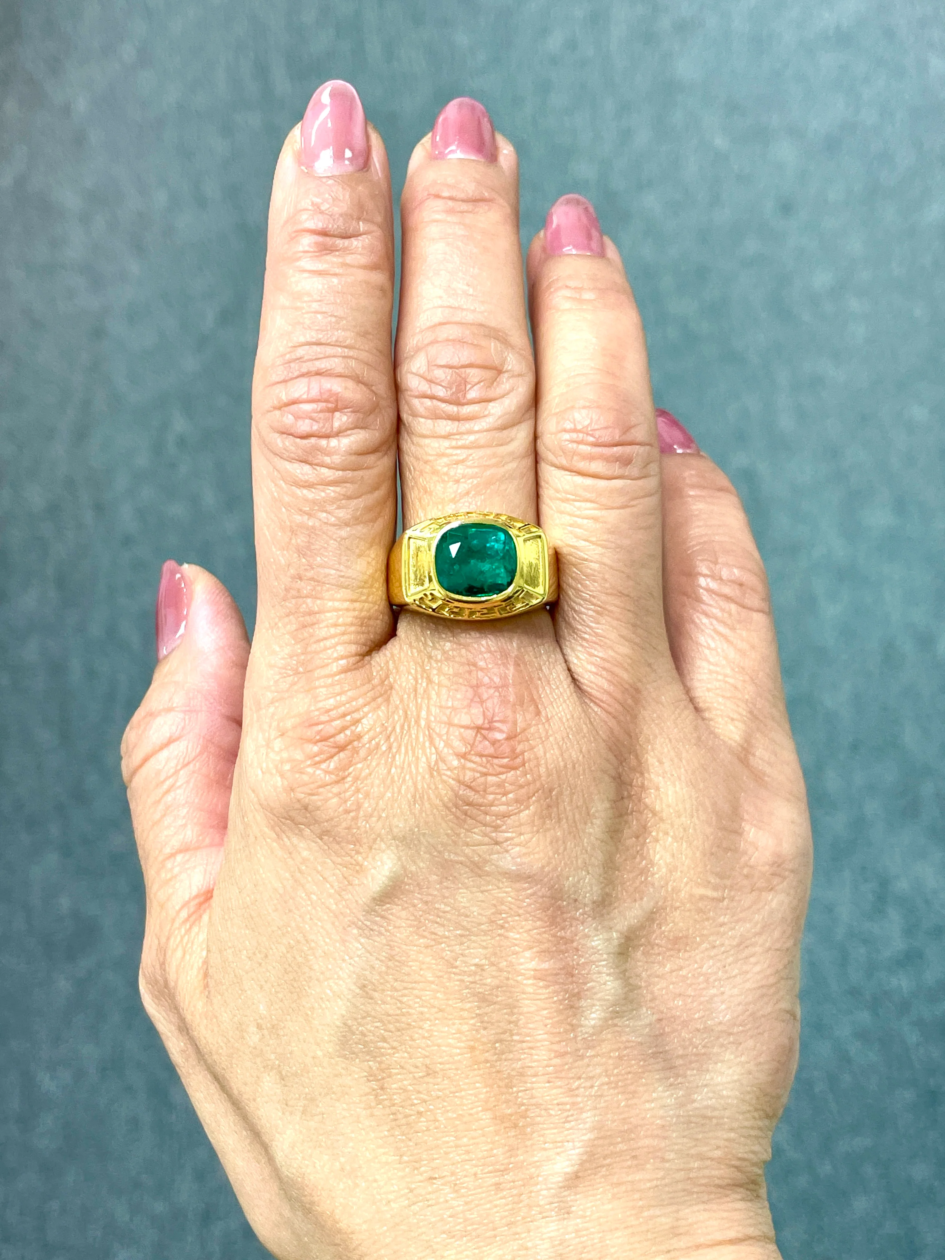 3.64 Carat Colombian Emerald Ring - C. Dunaigre - Image 2