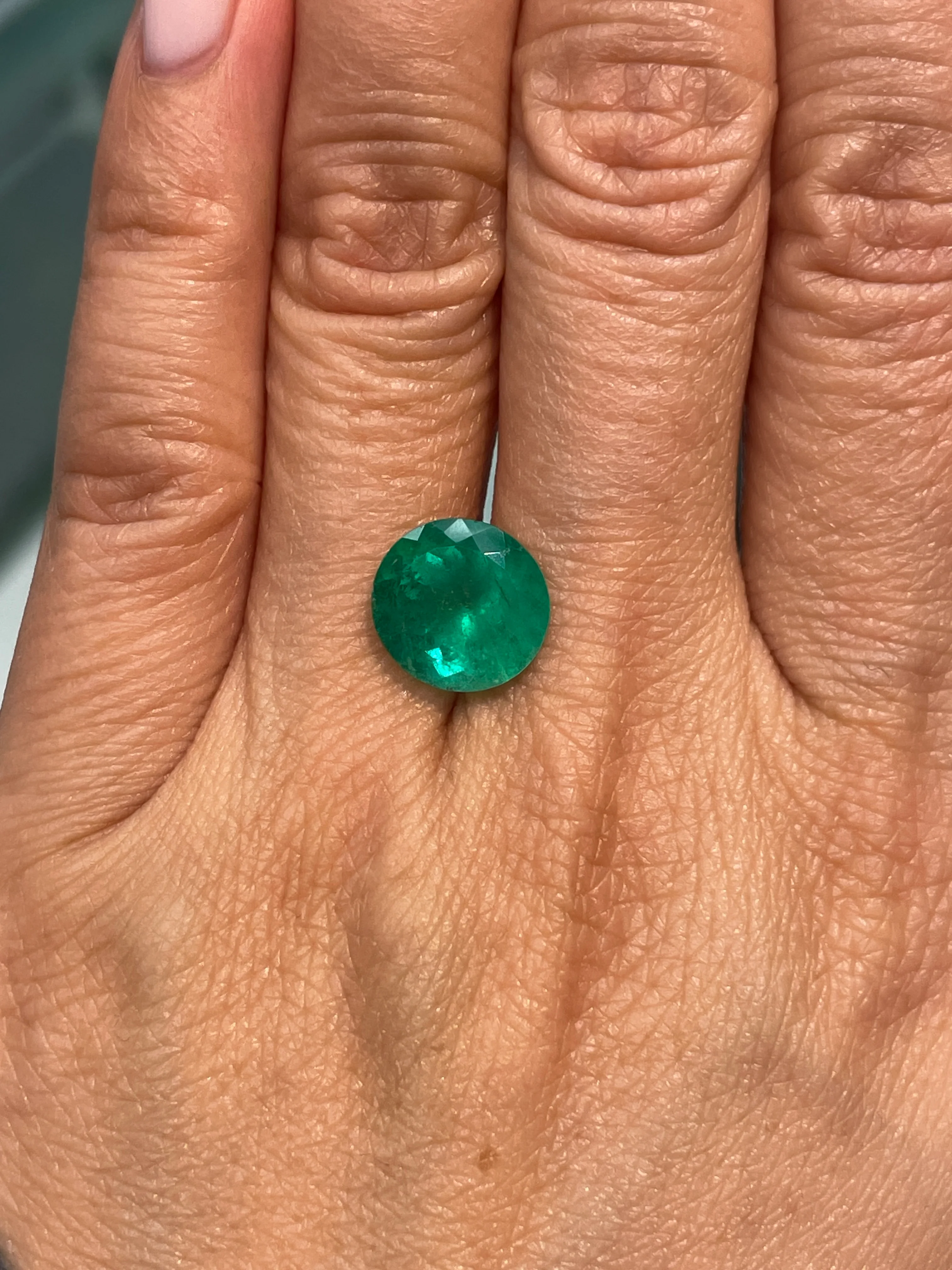 4.37 Carat Colombian Emerald - Image 3