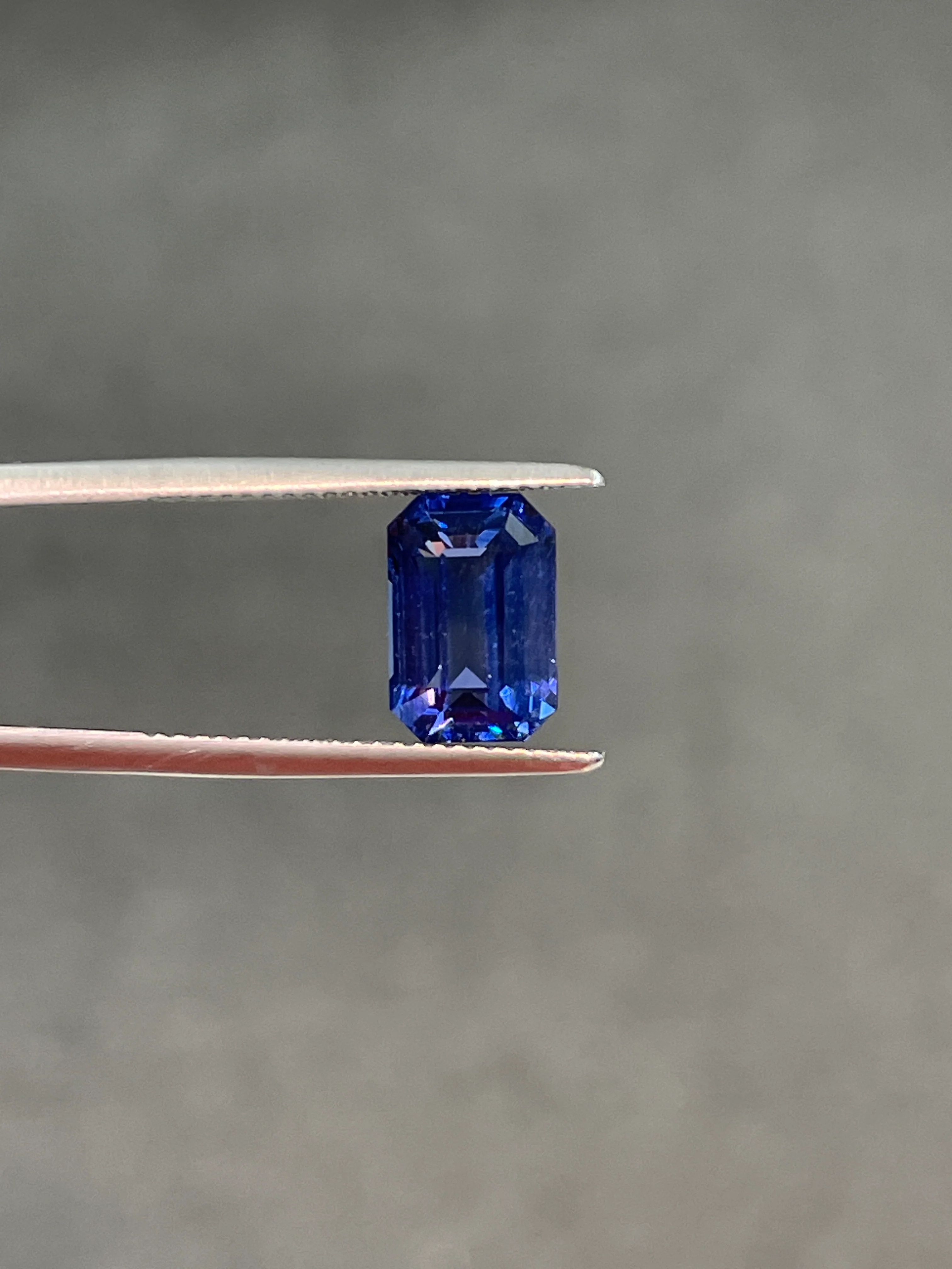 4.55 Carat Blue Sapphire - GIA - Image 2