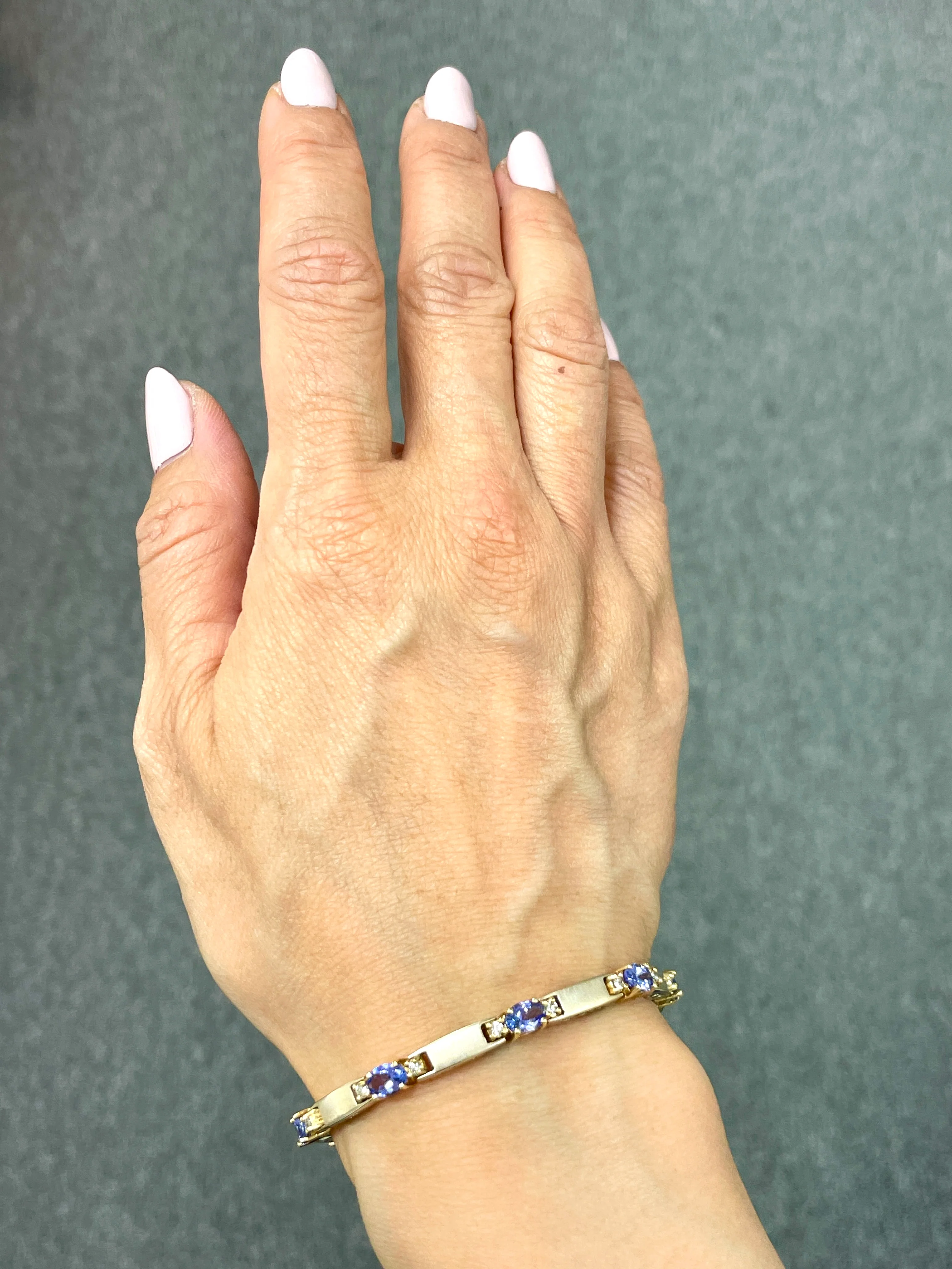 5.00 Carat Tanzanite & Diamond Bracelet - Image 2