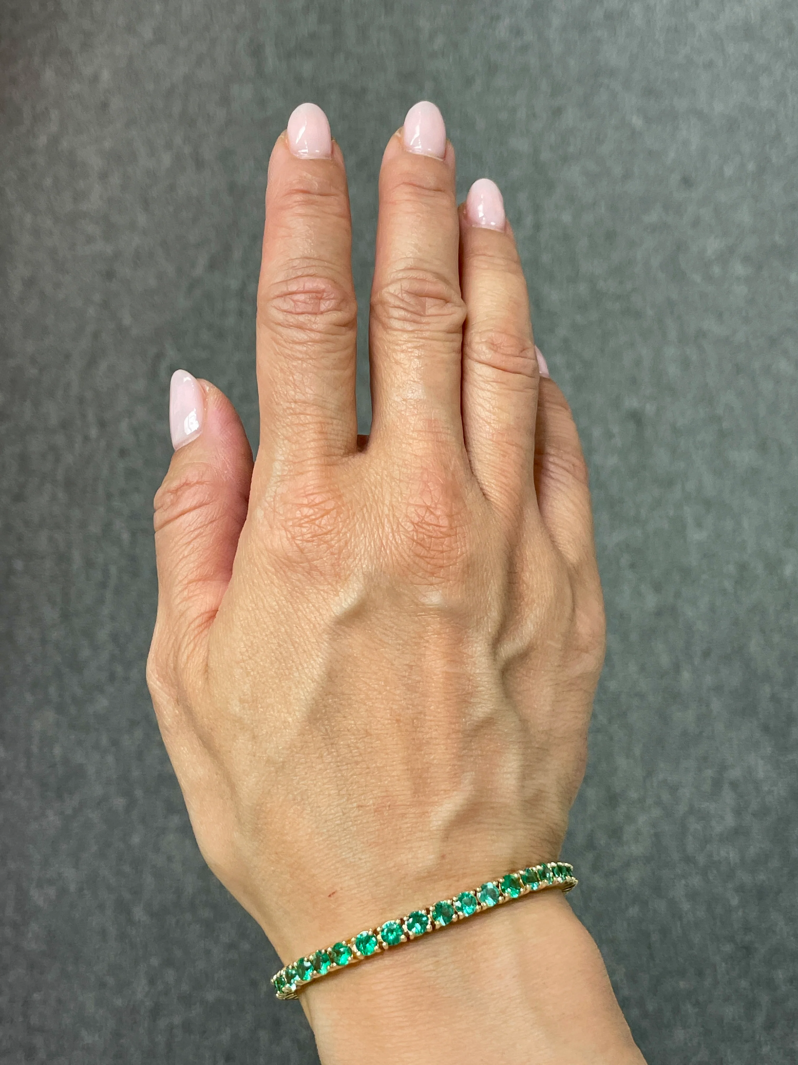 8.00 Carat Emerald Tennis Bracelet - Image 2