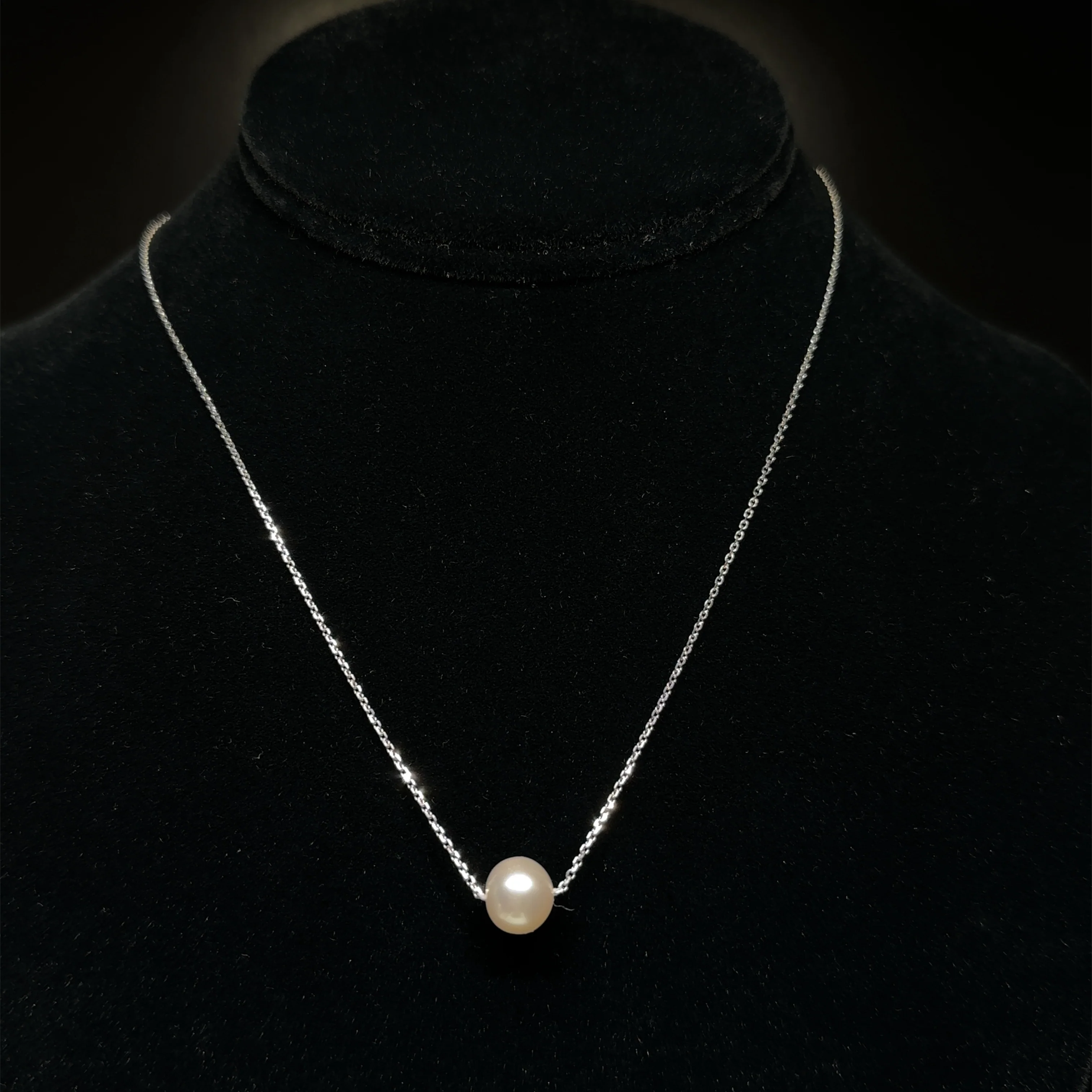 Single Pearl Pendant - Image 4